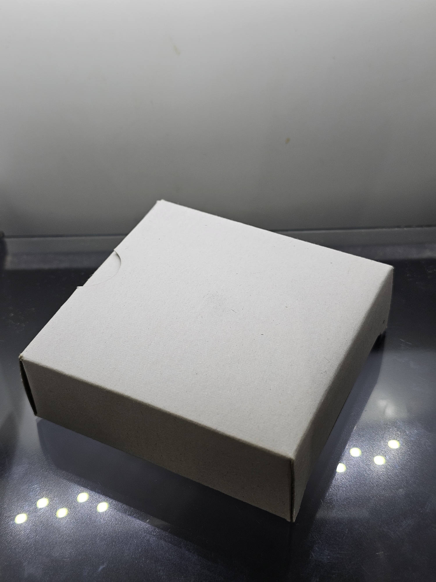 เหรียญพระแก้วมรกต ทรงเครื่อง 3 ฤดู พระจอมเกล้าพระนครเหนือ ปี 2538 เนื้อเงินขัดเงา ขนาด 3.2 ซ.ม. พร้อมกล่องเดิม