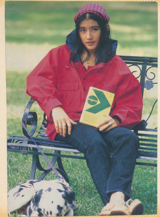 สมุดภาพสะสมในเล่มเป็นภาพของคุณ มอส ปฎิภาณ และ อ้อม สุนิสา