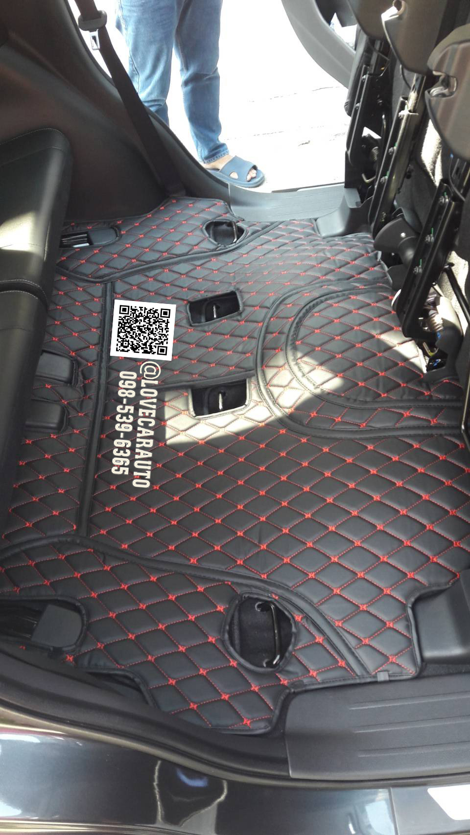 พรมปูพื้นรถยนต์ 7D Mitsubishi xpender ดำด้ายแดง+ไวนิลดำ