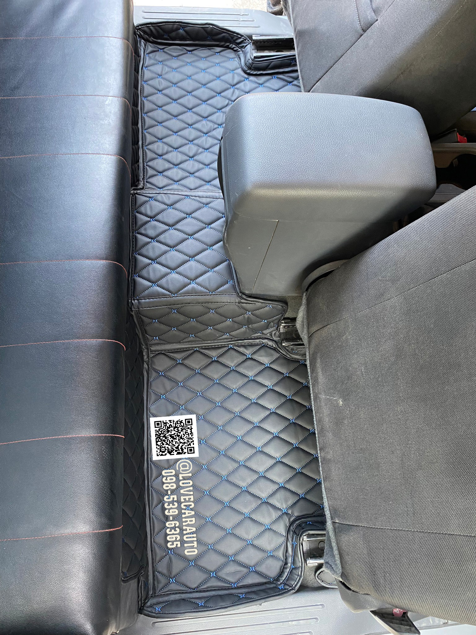 พรมปูพื้นรถยนต์ 6D Ford Ranger Cab 2016 สีดำด้ายฟ้า