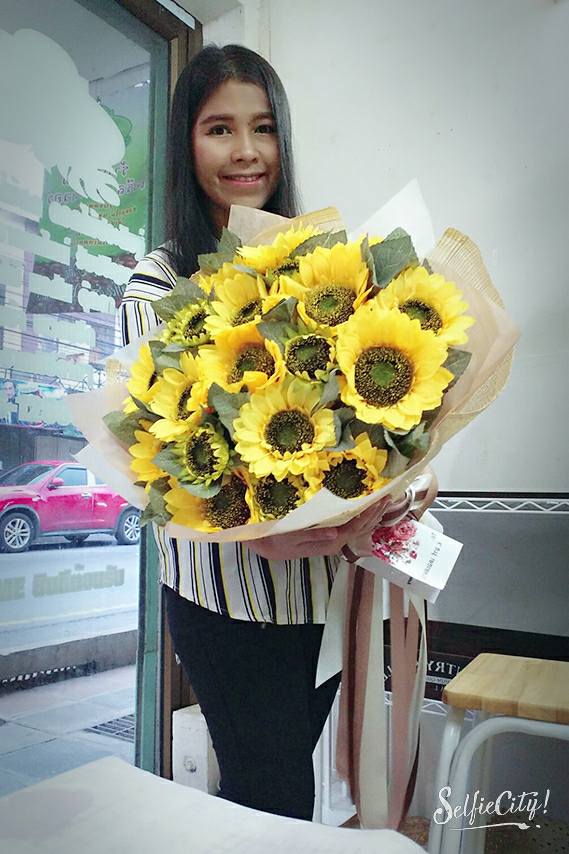 ช่อดอกทานตะวันขนาดใหญ่