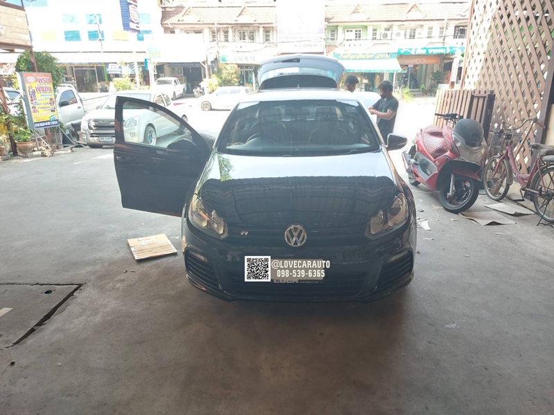 พรมปูพื้นรถยนต์ 6D Volkswagen Golf โฟล์คสวาเกนกอล์ฟ 2010 สีดำด้ายดำ ลายเคฟล่า + ท้ายกระดุมดำ