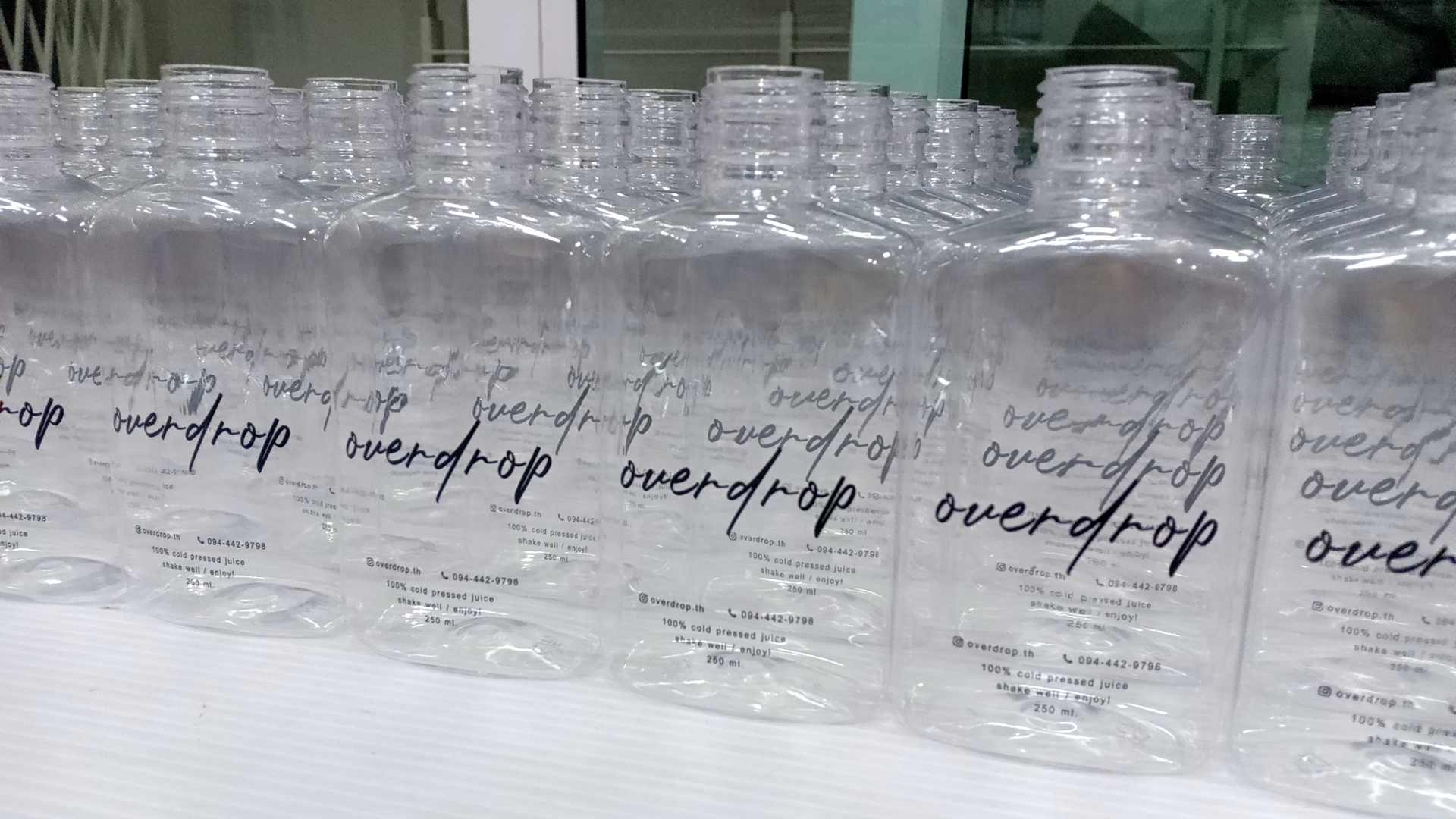 ขวด PET แบนกั๊ก(รุ่นหนา) 250 ml ปาก 28 mm.ฝาอลู