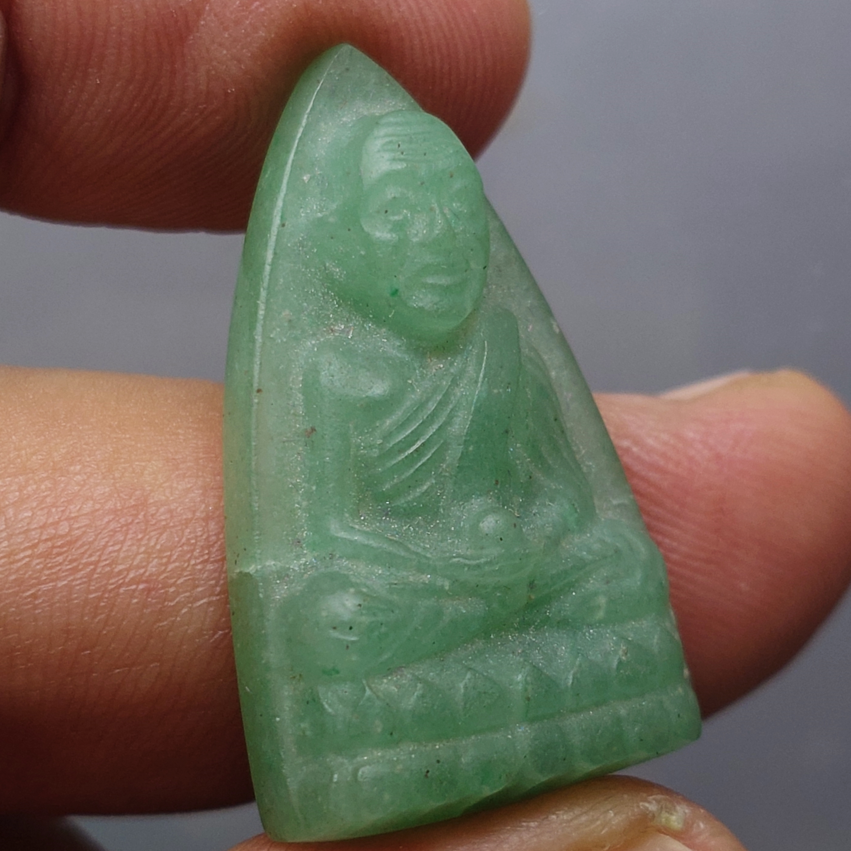 หลวงปู่ทวดหยก พิมพ์ใหญ่ หลังฝังหมุดทองคำแท้ วัดพะโคะ จ. สงขลา ปี 2543 พร้อมกล่องเดิม จัดสร้างโดย สมาคมชาวเพชรบุรี