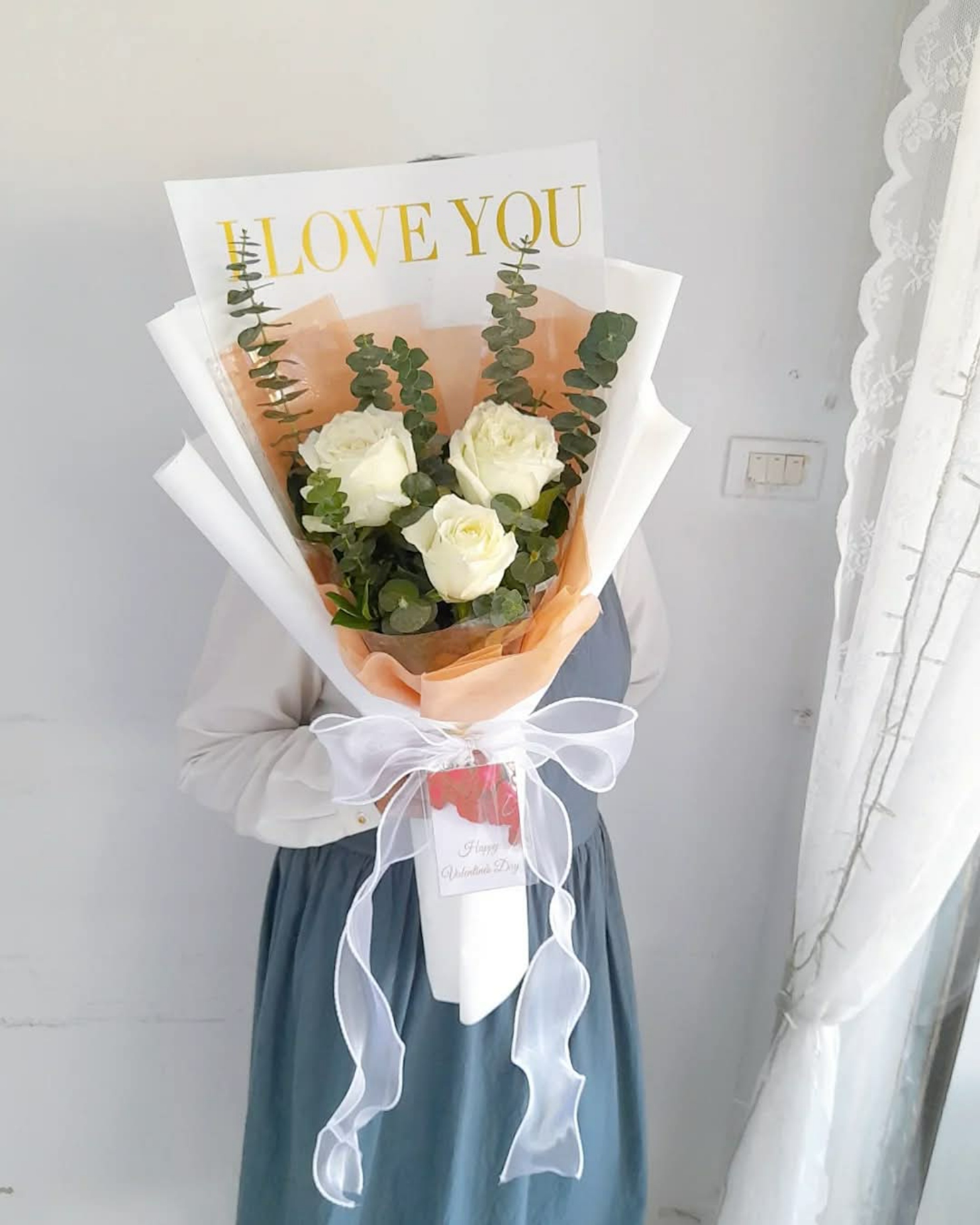 ช่อดอกกุหลาบ I LOVE YOU สีขาว