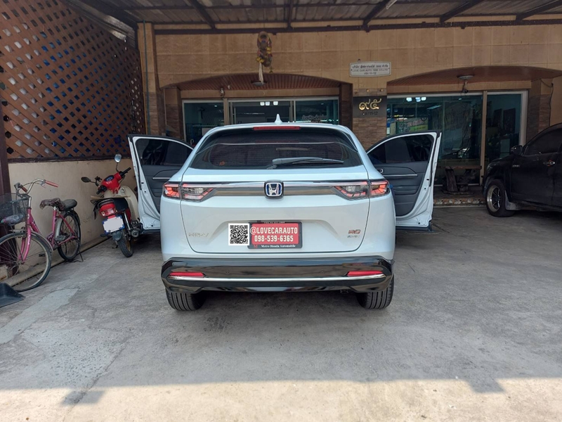 พรมปูพื้นรถยนต์ Honda HR-V 2023 พรม6D สีดำด้ายทอง ลายเคฟล่า