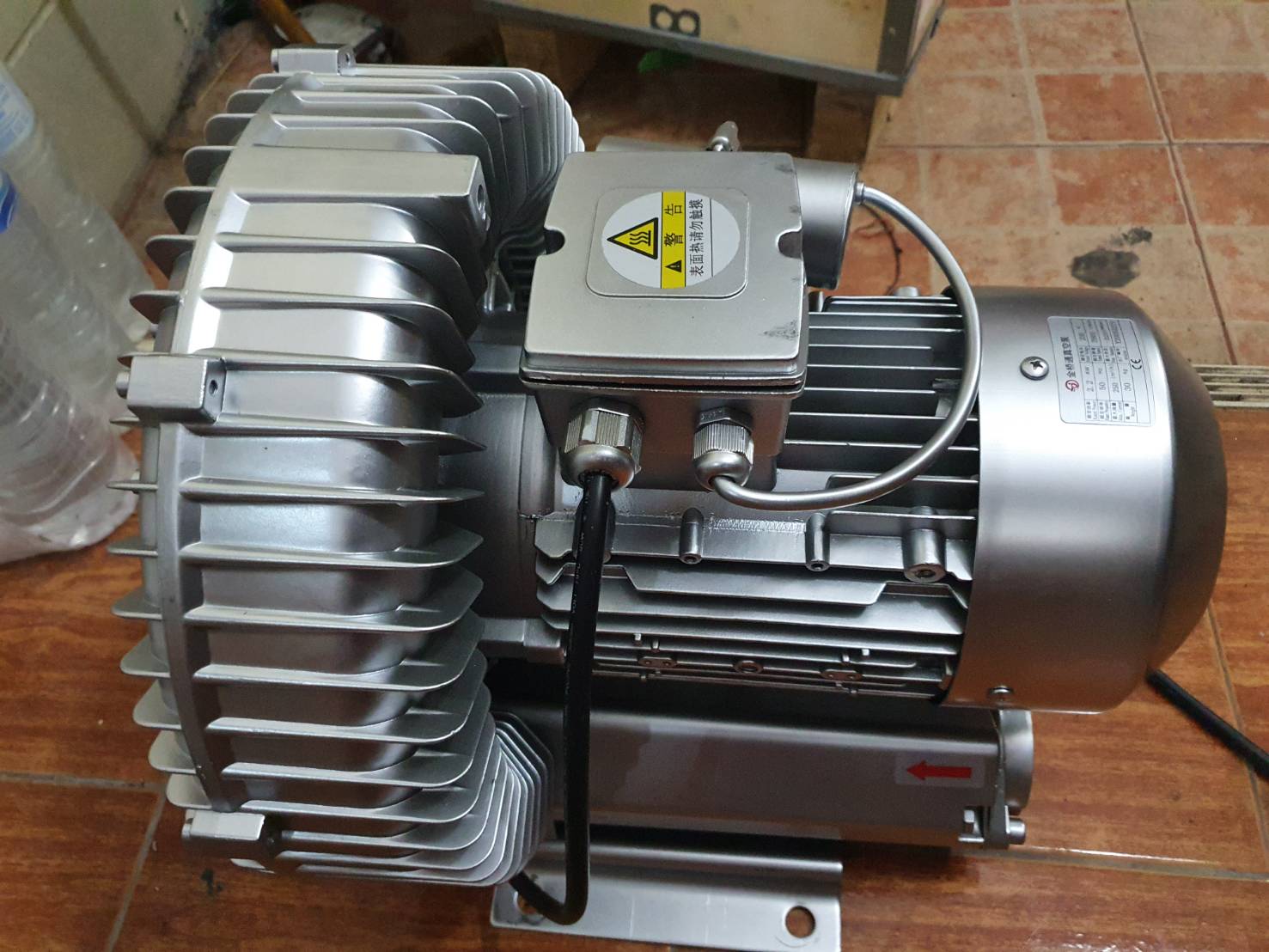 พัดลมโบรเวอร์เป่าอากาศ และ ดูดอากาศ Ring Blower JQT 2200 220 V ขนาด 3 แรงม้า(2.2 KW)ใช้เติมอากาศในบ่อ เพาะเลี้ยงสัตว์น้ำ