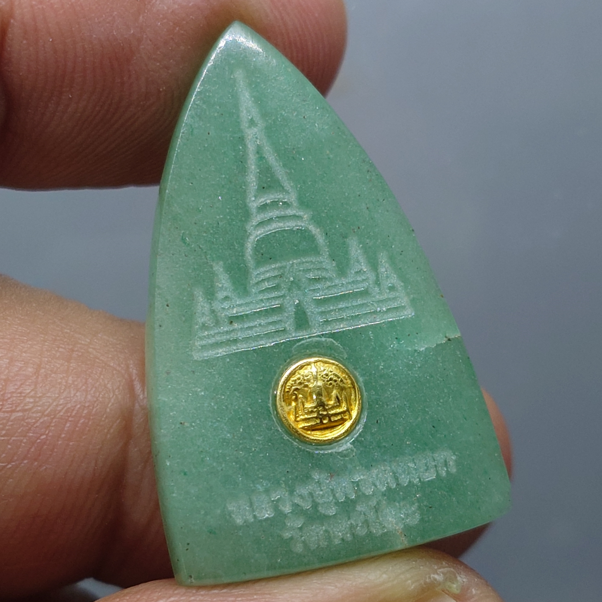 หลวงปู่ทวดหยก พิมพ์ใหญ่ หลังฝังหมุดทองคำแท้ วัดพะโคะ จ. สงขลา ปี 2543 พร้อมกล่องเดิม จัดสร้างโดย สมาคมชาวเพชรบุรี