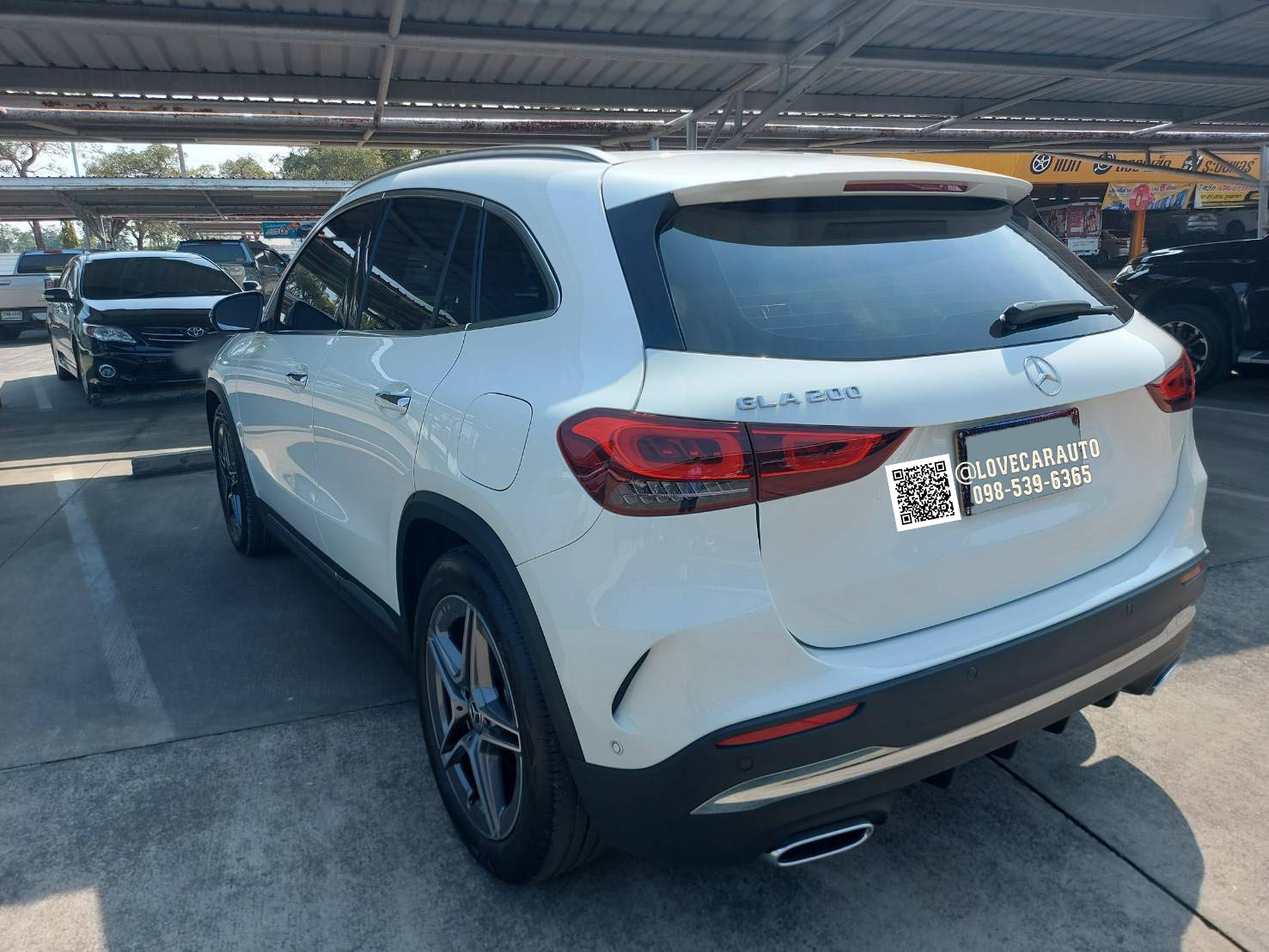 พรมปูพื้นรถยนต์ GLA200 จิ๊กซอสีม่วง