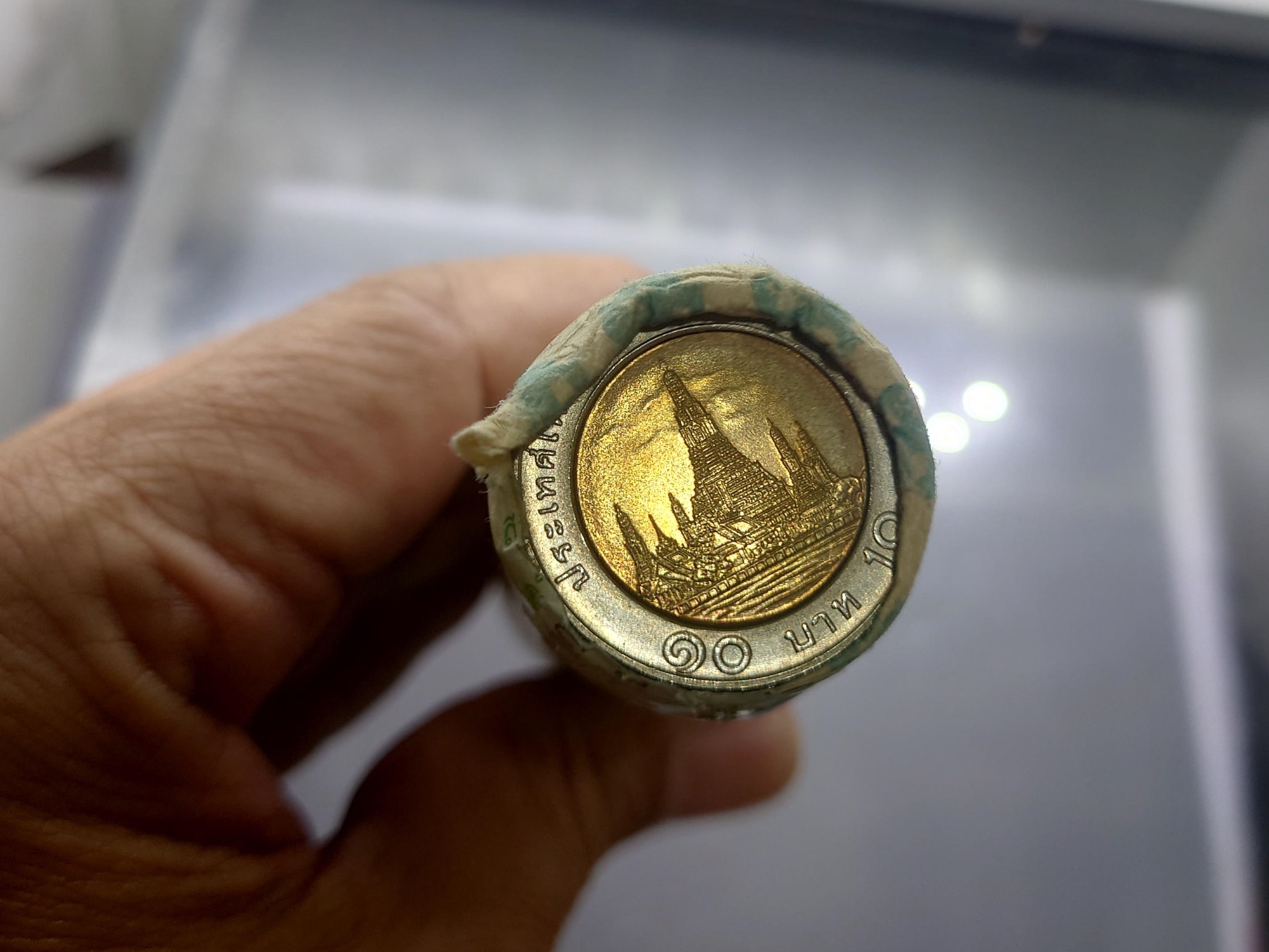 เหรียญยกหลอด(หลอดชำรุด) (บรรจุหลอด 50 เหรียญ) เหรียญ 10 บาท หมุนเวียน ปี พ.ศ.2532 ไม่ผ่านใช้