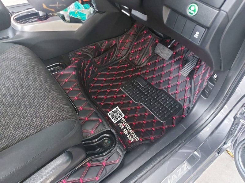 พรมปูพื้นรถยนต์ Honda Jazz 2014 พรมvvip สีดำด้ายแดง