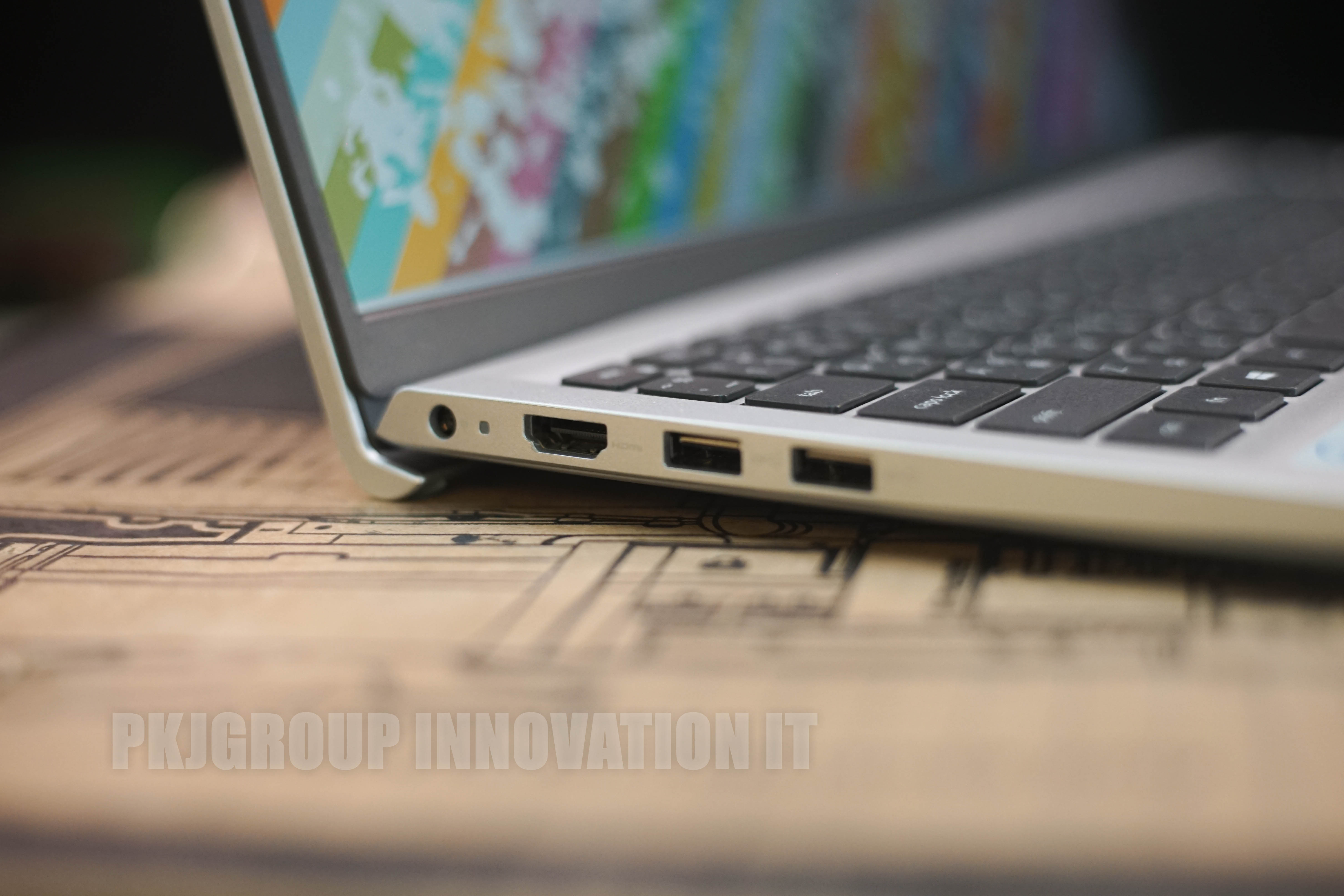 โน๊ตบุ๊คทำงาน Dell Inspiron 15 3511 W566254465BTHW10 i5-1135G7 RAM 8 GB M.2 512 GB MX350