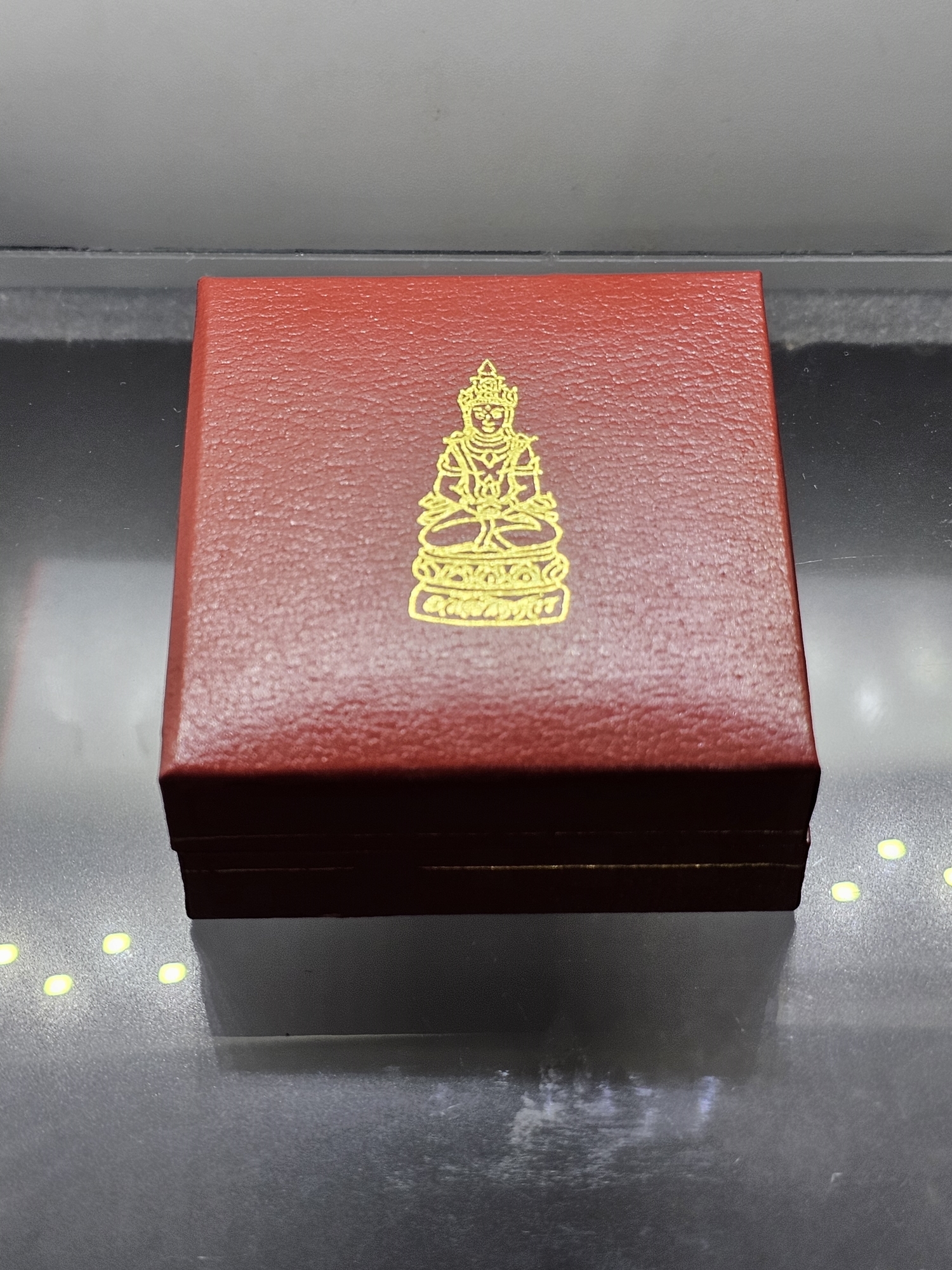 พระกริ่งอวโลกิเตศวร รุ่นอุดมโภคทรัพย์ เนื้อเงิน 99.9% ชุบ 3 กษัตริย์ วัดโพธิ์แมนคุณาราม พ.ศ.2539 พร้อมกล่องเดิม