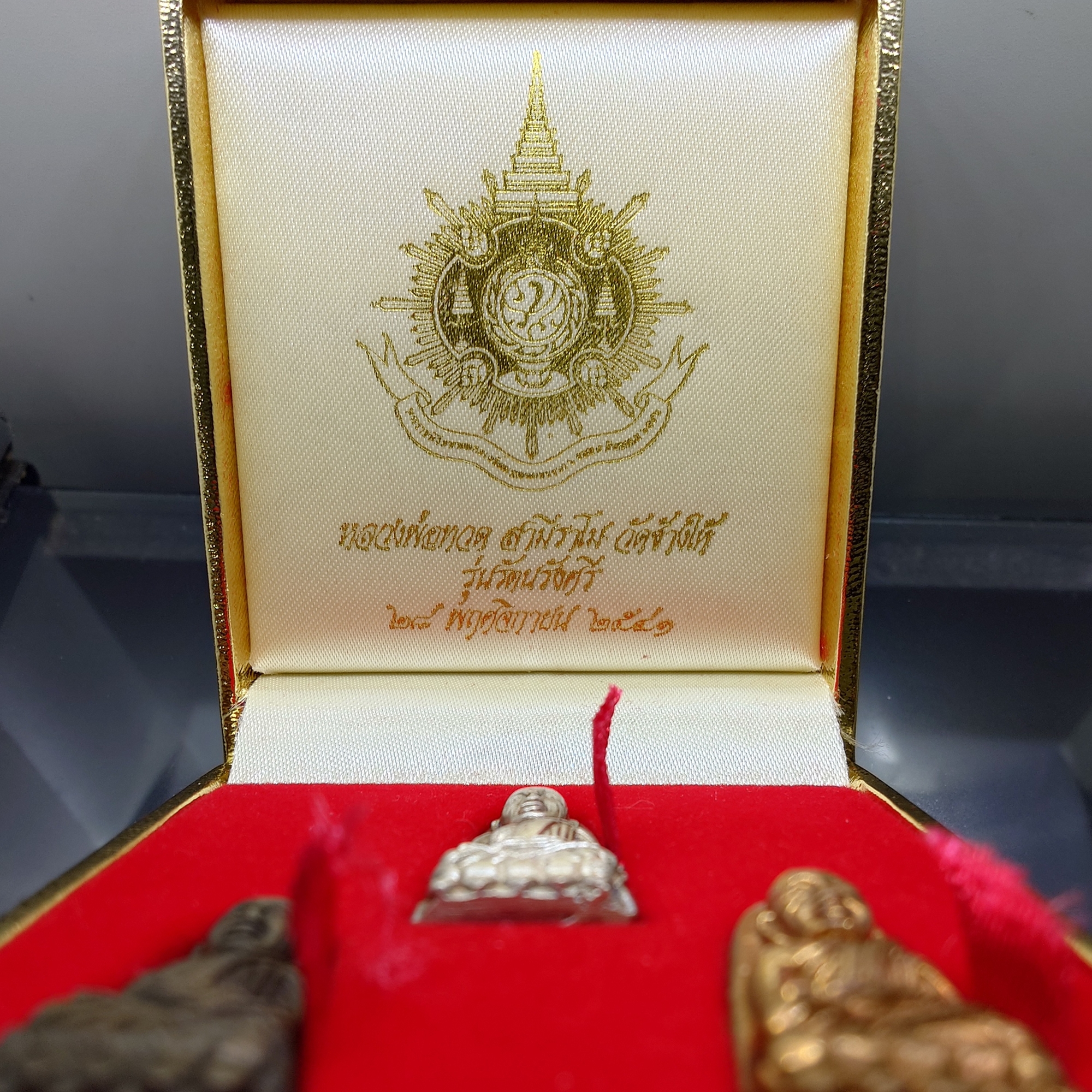 หลวงพ่อทวด สามีราโม รุ่นรัตนรังศรี (ชุดเนื้อเงิน นวะ ทองแดง) วัดช้างให้ พ.ศ.2541 พร้อมกล่องเดิม