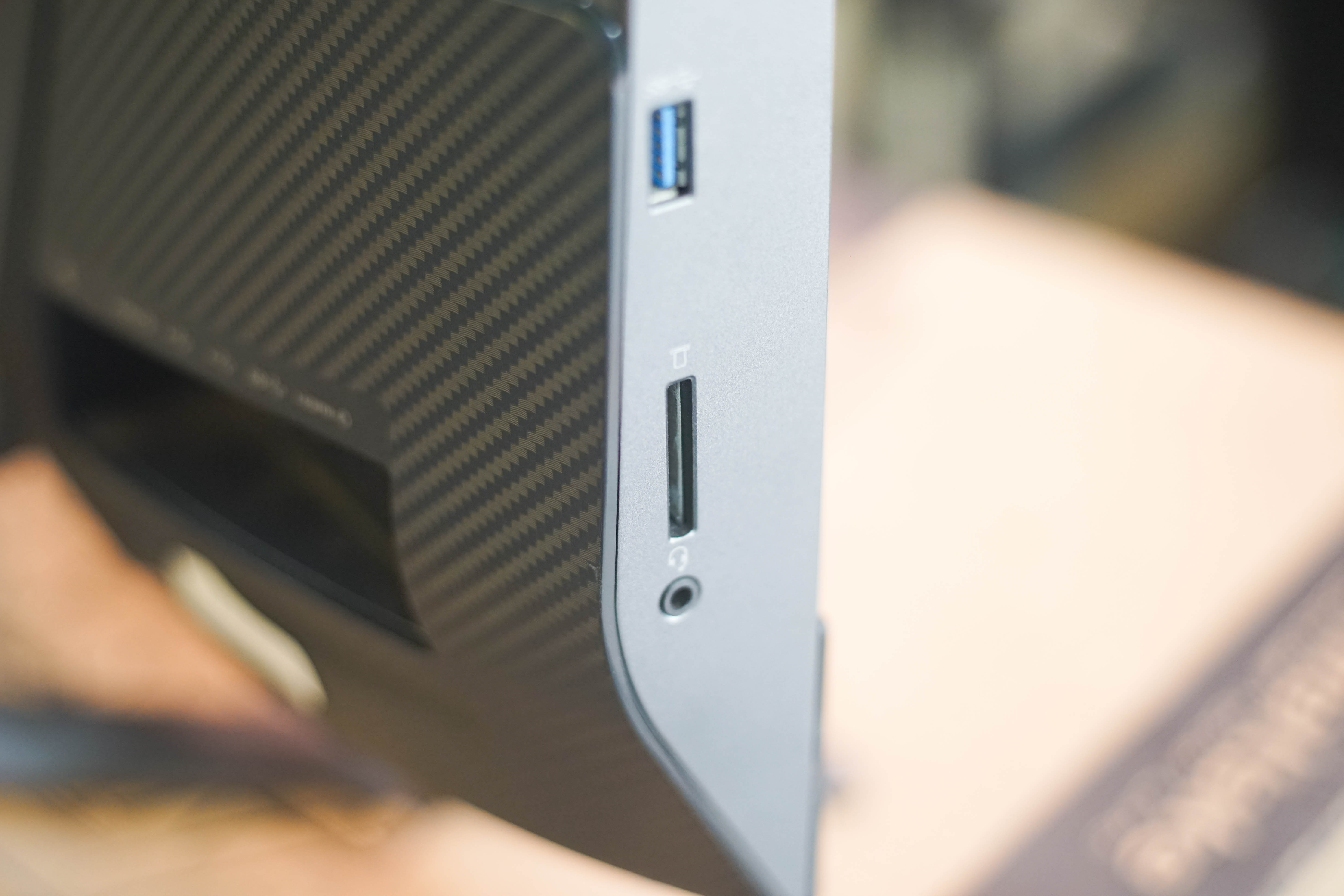 คอมมือสอง Lenovo ideacentre AIO 720-24IKB-F0CM0011TA i5-7400 RAM 8 GB SSD 512 GB GTX960A 23.8"