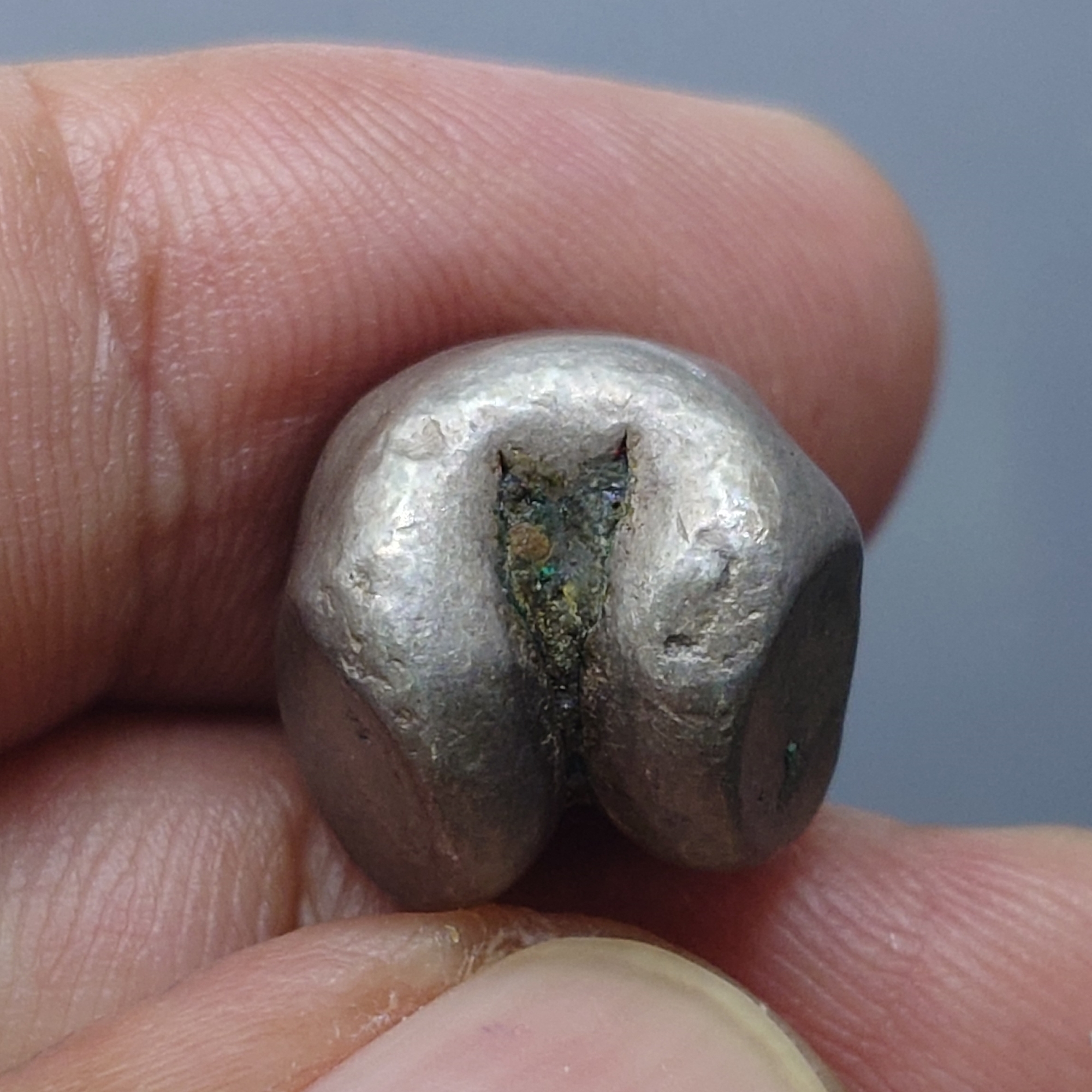 พดด้วง ขนาด 1 บาท ตราบัวยันต์ สมัยอยุธยา สภาพสวย