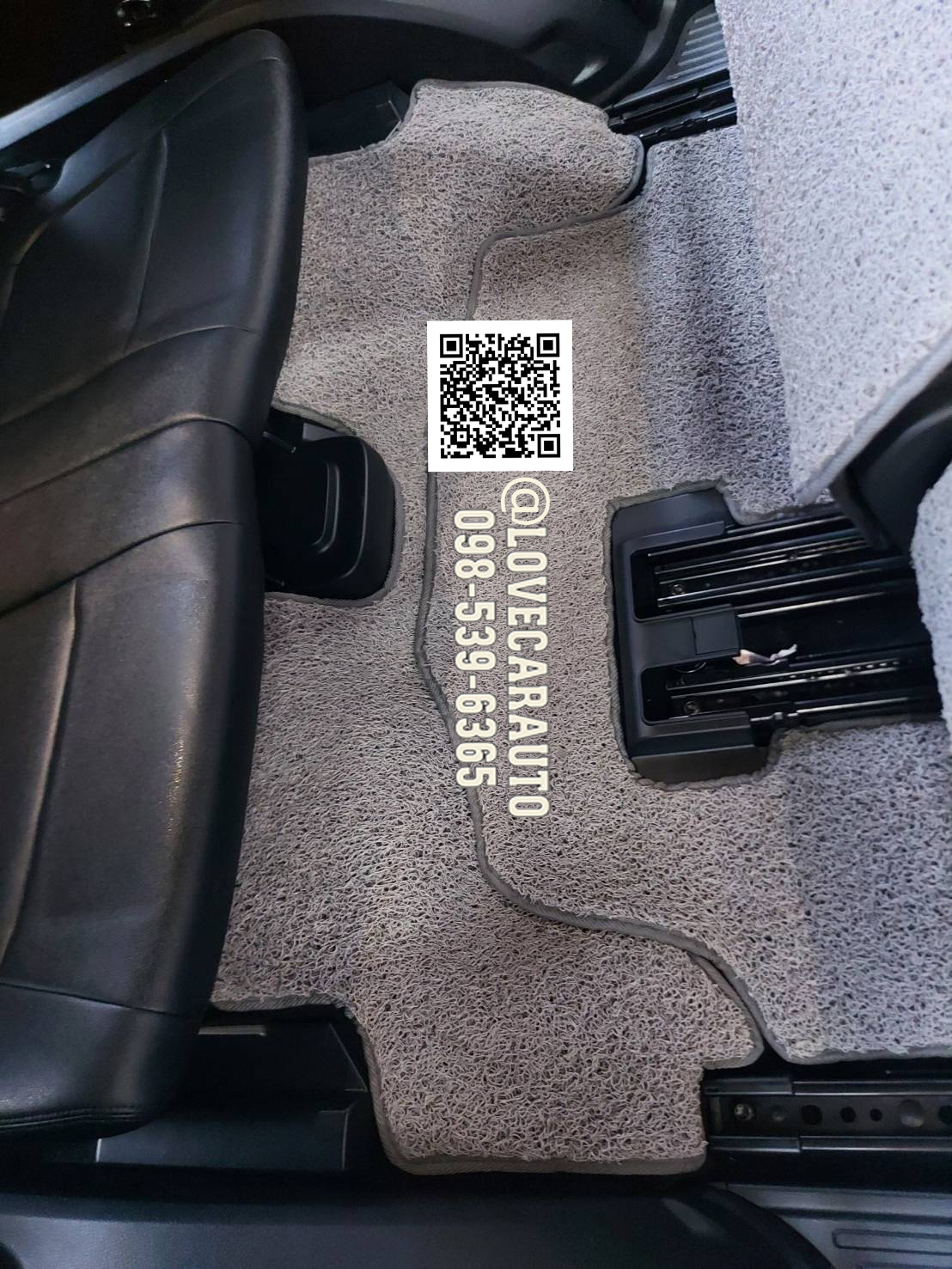 พรมดักฝุ่นปูพื้นรถยนต์ Next-Gen Ford Everest 2023 ไวนิลสีเทา