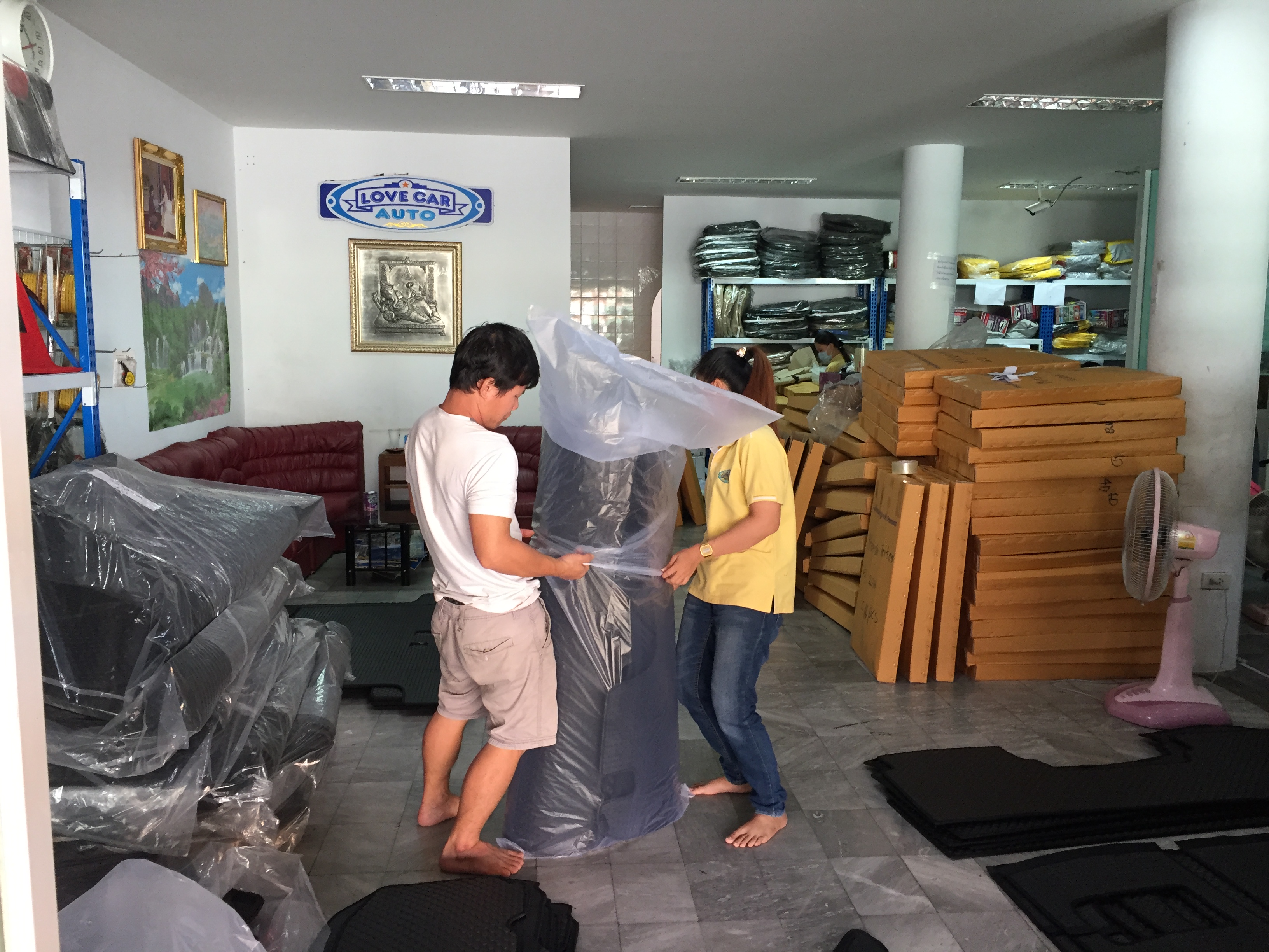 ราคาพรมปูพื้นรถ