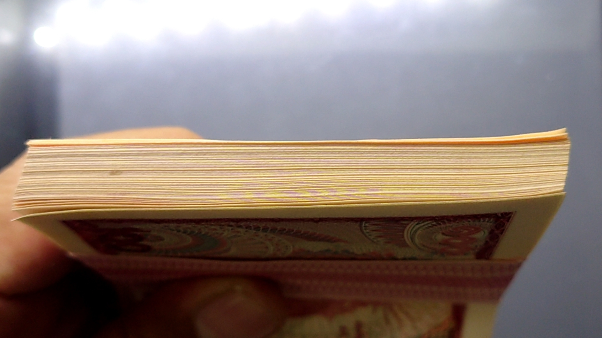 ธนบัตรยกแหนบ 100 ใบ เรียงเลข ธนบัตร 100 บาท แบบ 12 (ช้างแดง) เลข 7 หลัก พ.ศ.2521