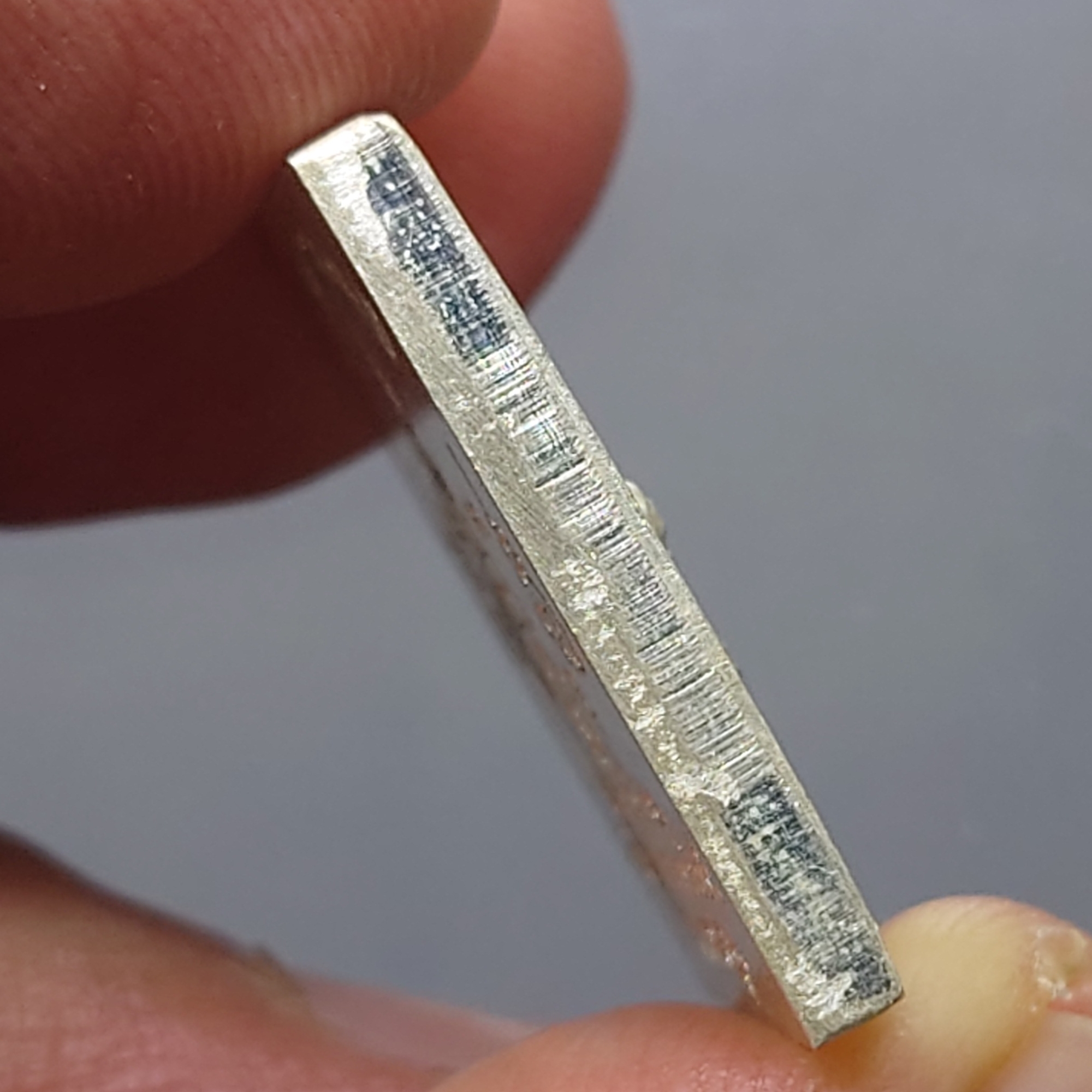 เหรียญขี่หมูป่า หลวงพ่อเปิ่น วัดบางพระ รุ่นพิเศษอายุครบรอบ 70 ปี เนื้อเงิน พิมพ์เล็ก พ.ศ.2534 พร้อมตลับเดิม