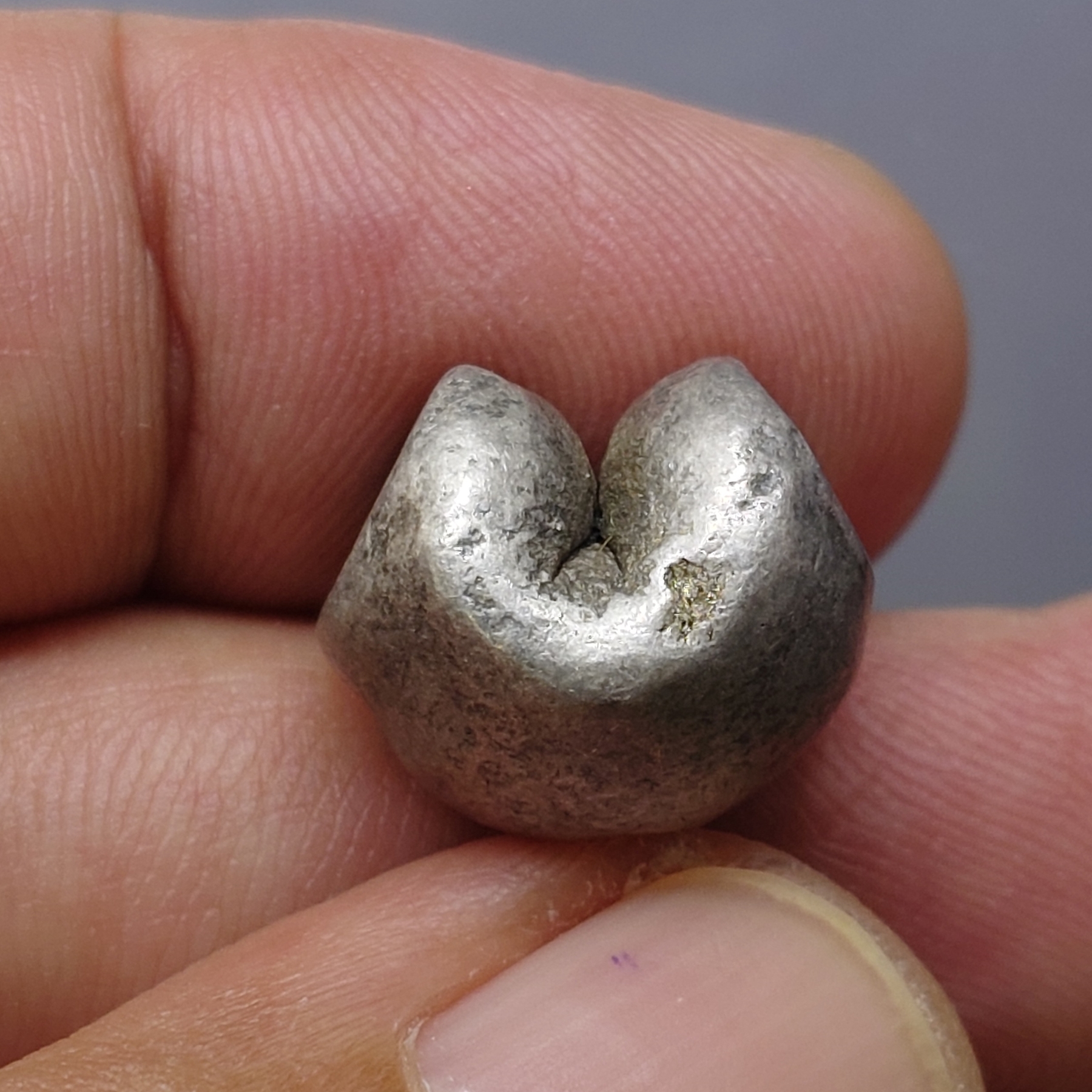 พดด้วง ขนาด 1 บาท สมัยกรุงศรีอยุธยา ตราราชวัตร 9 จุด สภาพสวย