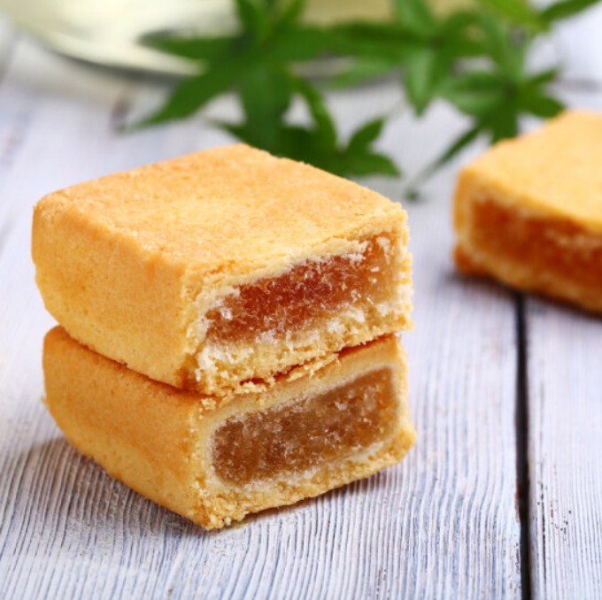 เค้กสับปะรด ตรา Be&Cherry 300g