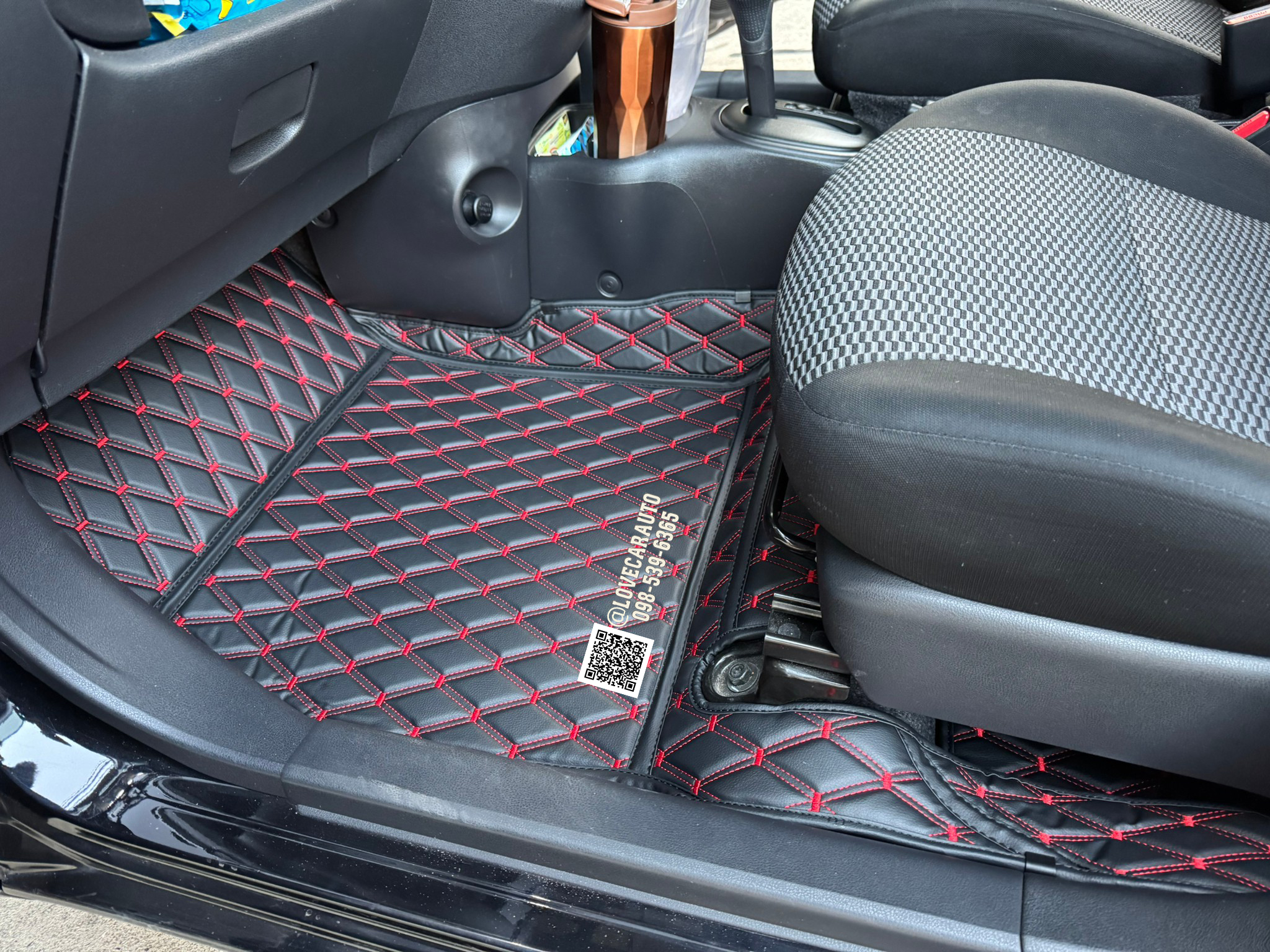 พรมปูพื้นรถยนต์ 6D nissan march สีดำด้ายแดง