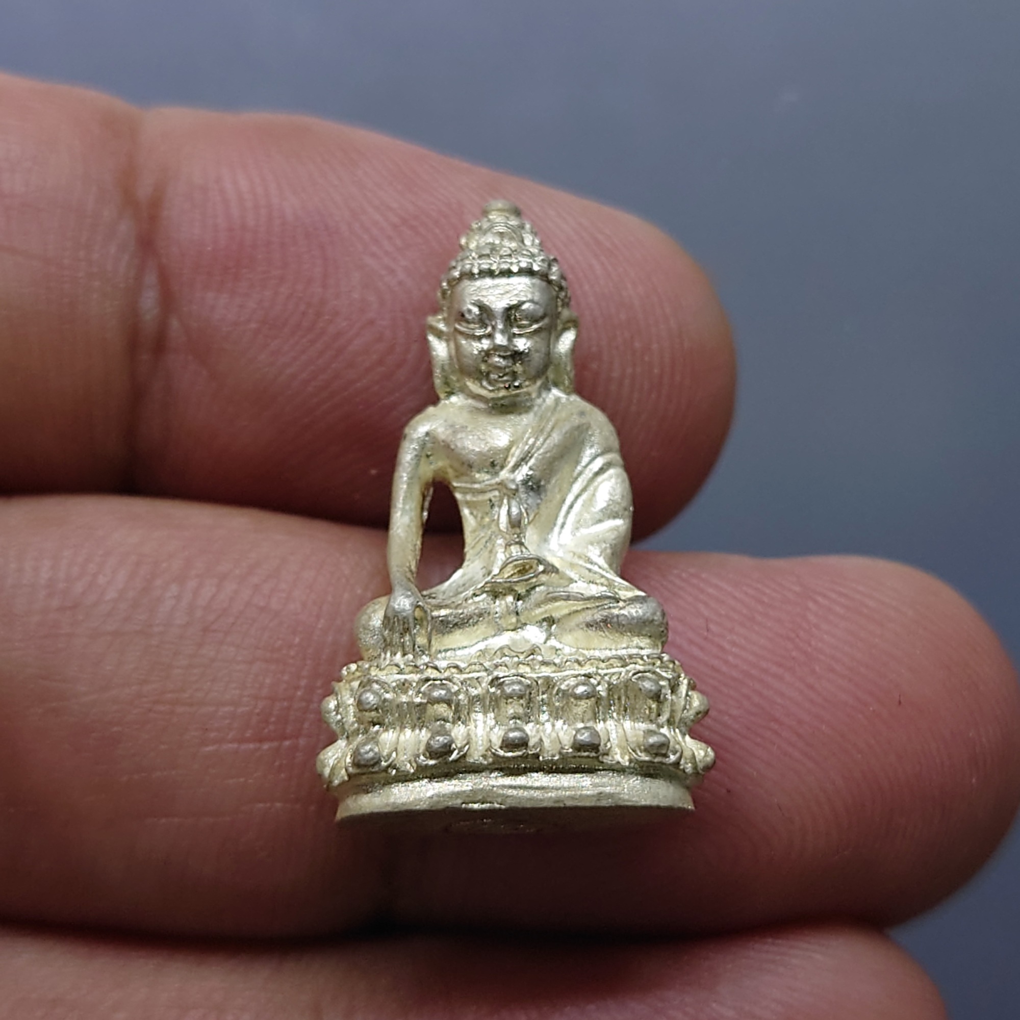 พระกริ่งพระชัยวัฒน์ ครบ 80 ปี กรมสรรพากร เนื้อเงิน สมเด็จพระญาณสังวร เสร็จเททอง วัดบวรนิเวศวิหาร พิธีปลุกเสก วัดพระแก้ว ปี2538 พร้อมกล่องเดิม