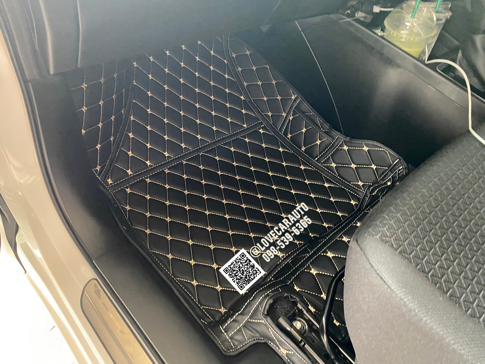 พรม6D Suzuki Swift 2022 สีดำด้ายทอง เต็มคัน