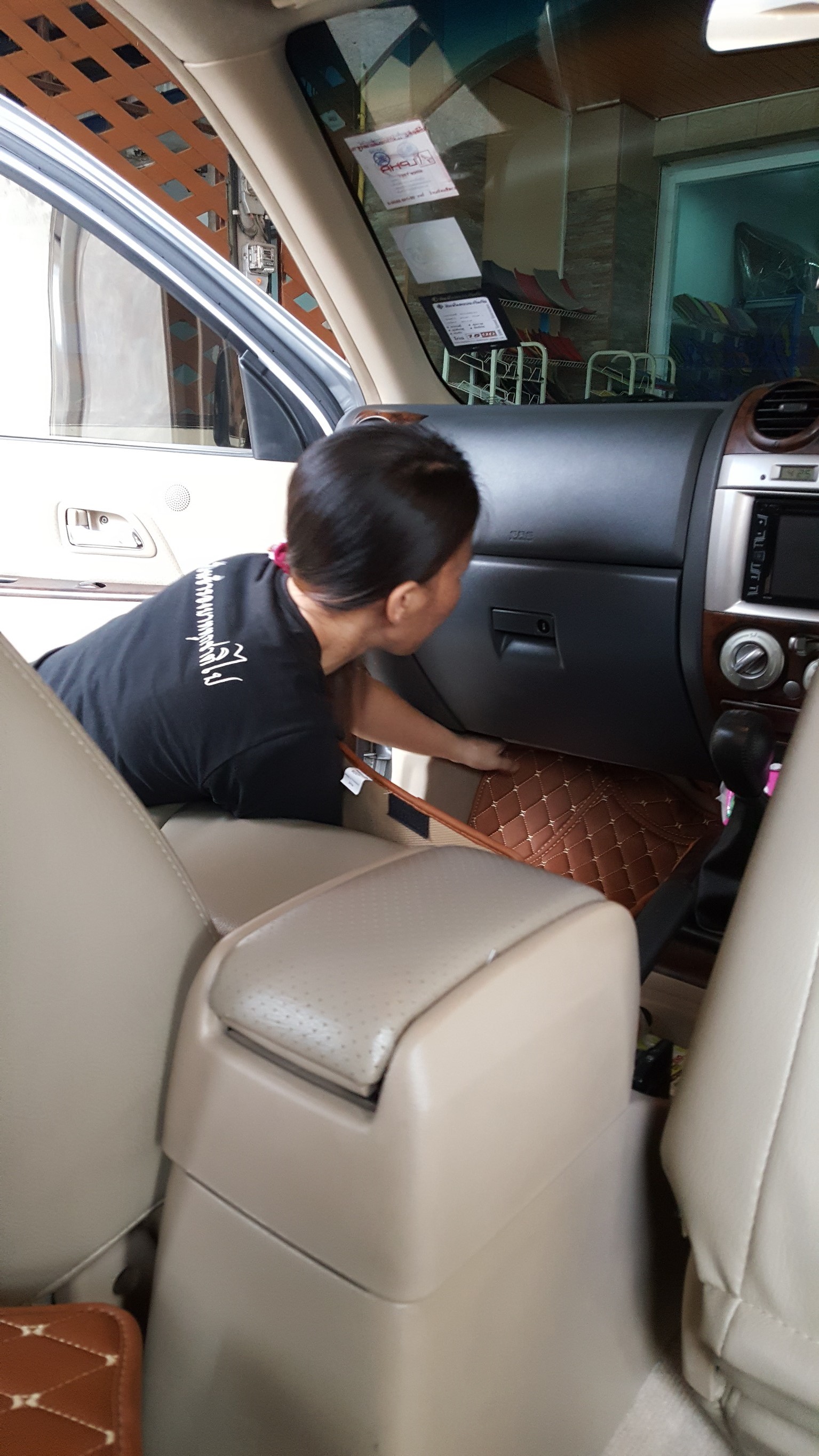 พรม6D Isuzu Mu7 สีน้ำตาล