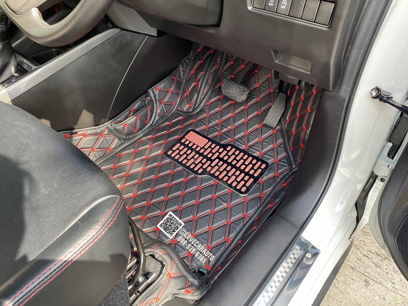 พรมปูพื้นรถยนต์ suzuki Swift 2023 VVIPด้ายคู่ สีดำด้ายแดง