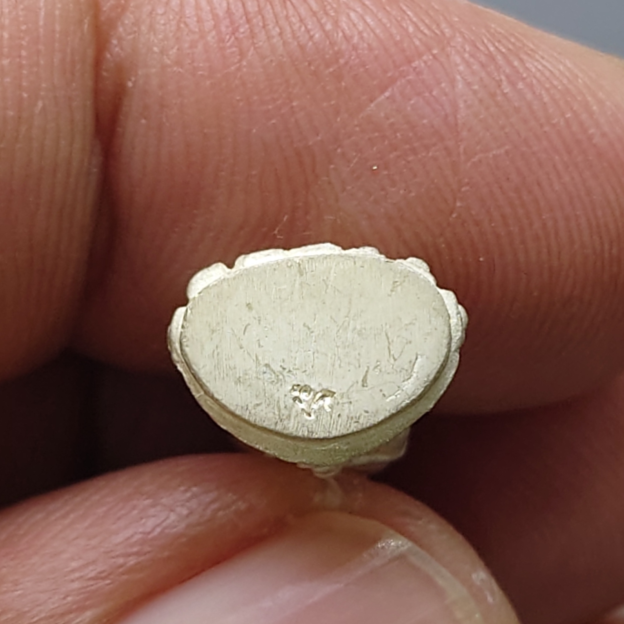 พระชัยวัฒน์ เจริญสุข ๘๑ เนื้อเงิน ญสส พิธีมหาพุทธาภิเษก ณ พระอุโบสถวัดบวรนิเวศวิหาร 27 มีนาคม พ.ศ.2537 พร้อมกล่องเดิม