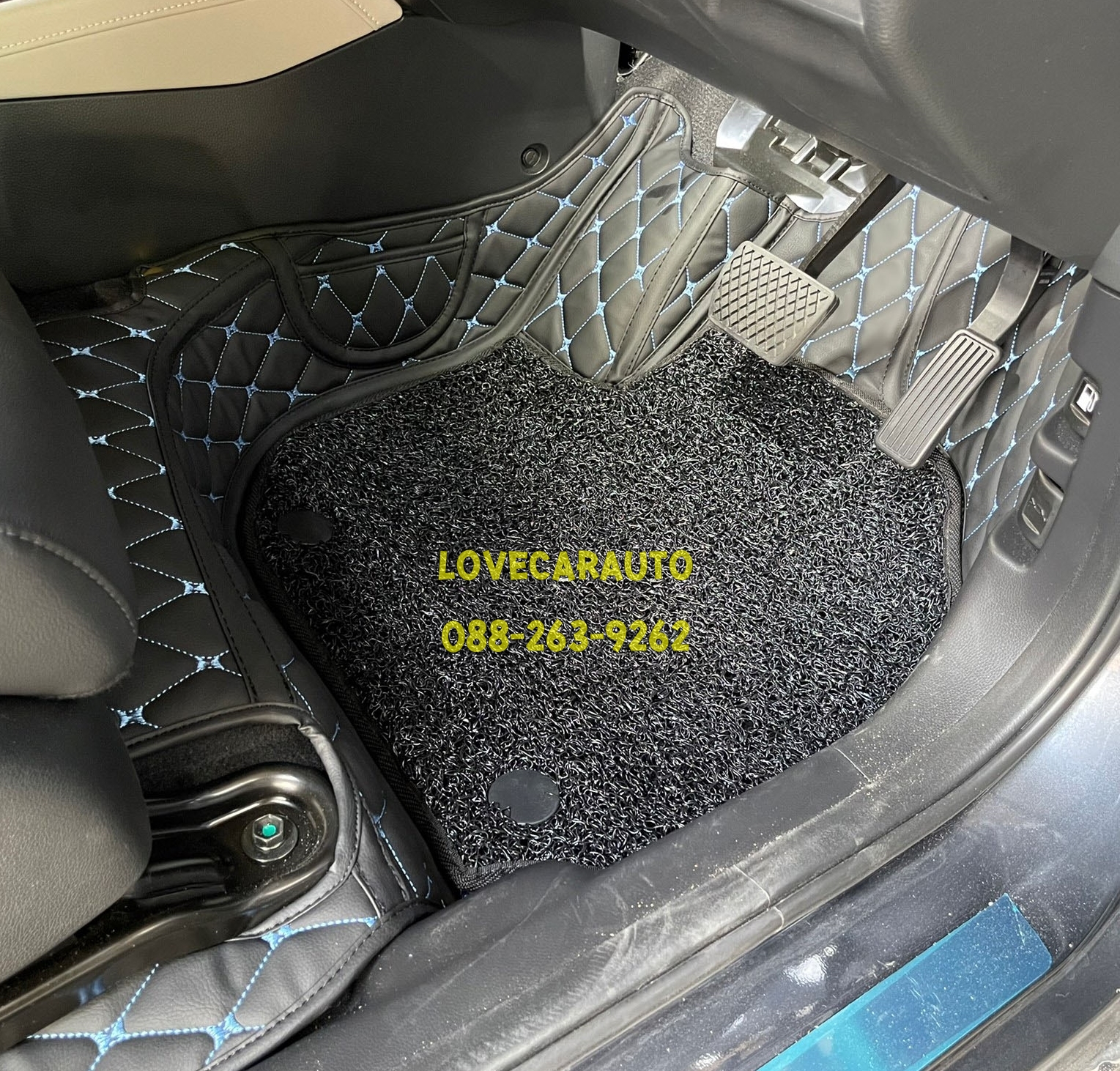 พรมปูพื้นรถยนต์ 7D Honda city 2022 สีดำด้ายฟ้า + ไวนิลสีดำ