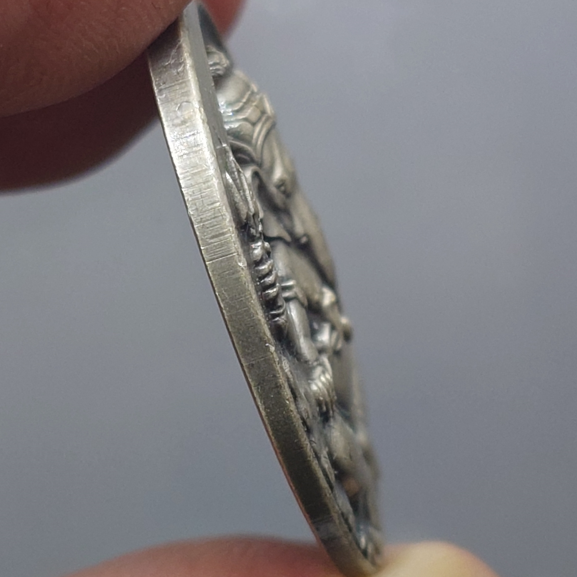 เหรียญพระพิฆเนศ หลังโอม เนื้อเงิน ที่ระลึก 108 ปี แห่งการสถาปนากรมศิลปากร ปี2562 พร้อมกล่องเดิม