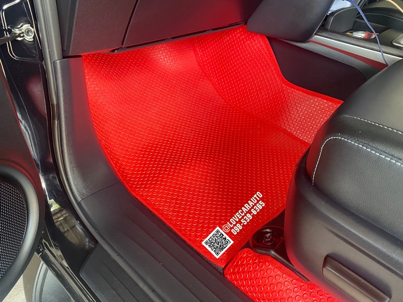 พรมปูพื้นรถยนต์ ผ้ายางPvcกระดุม Toyota Fortuner 2023 กระดุมสีแดง