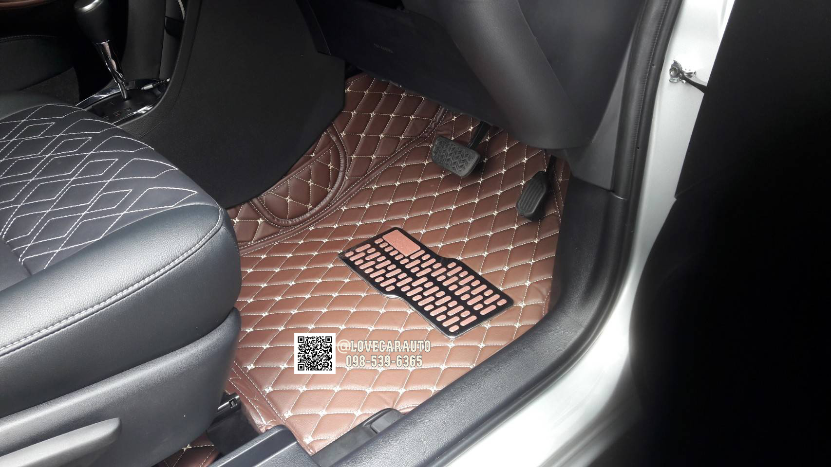 พรมปูพื้นรถยนต์ พรม6D Toyota Sianta สีกาแฟ