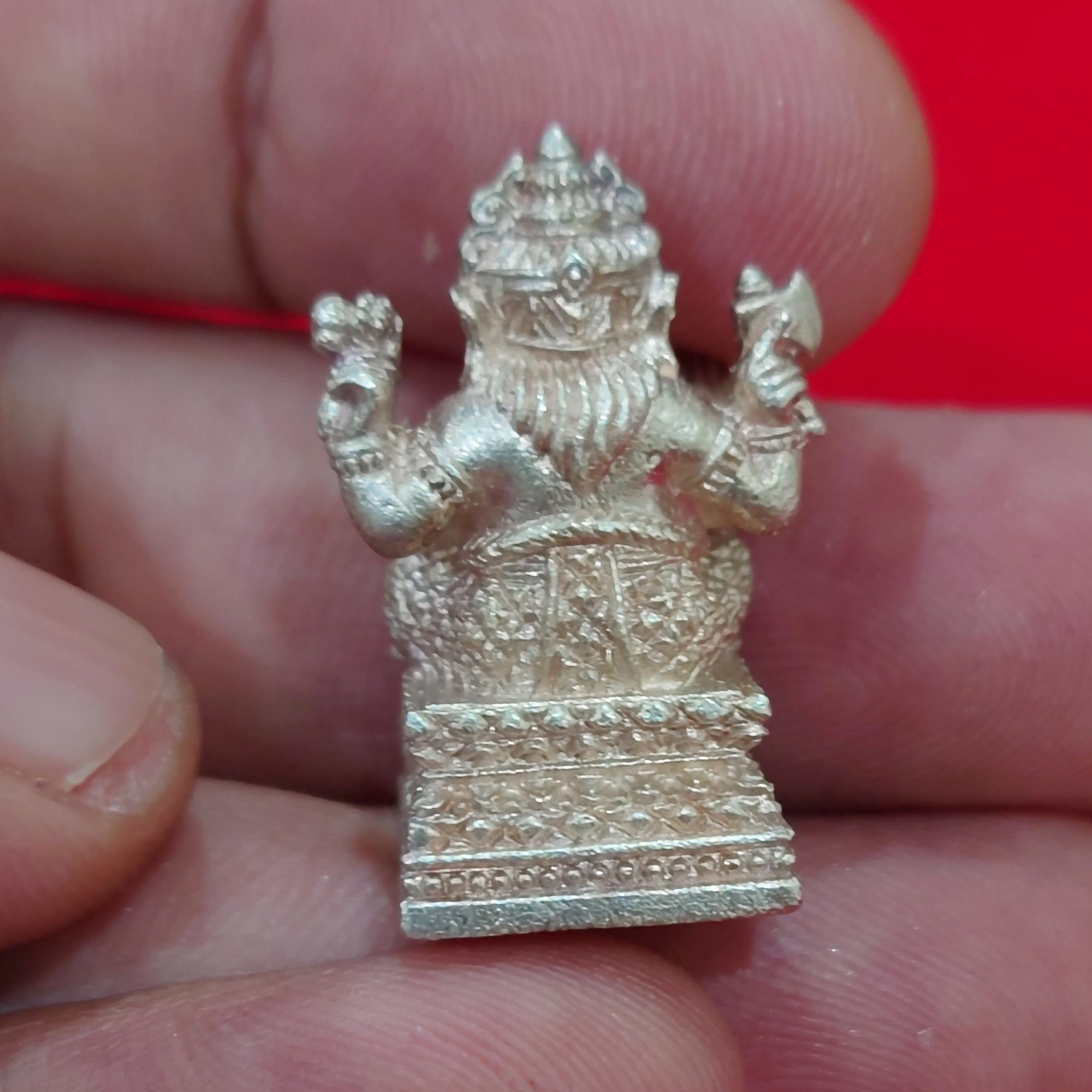 รูปหล่อพระพิฆเนศ เทพเจ้าแห่งความสำเร็จ เนื้อเงิน ปางนั่งประทานพร ครบรอบ 25ปี นิตยสารดาราภาพยนตร์ พ.ศ.2544