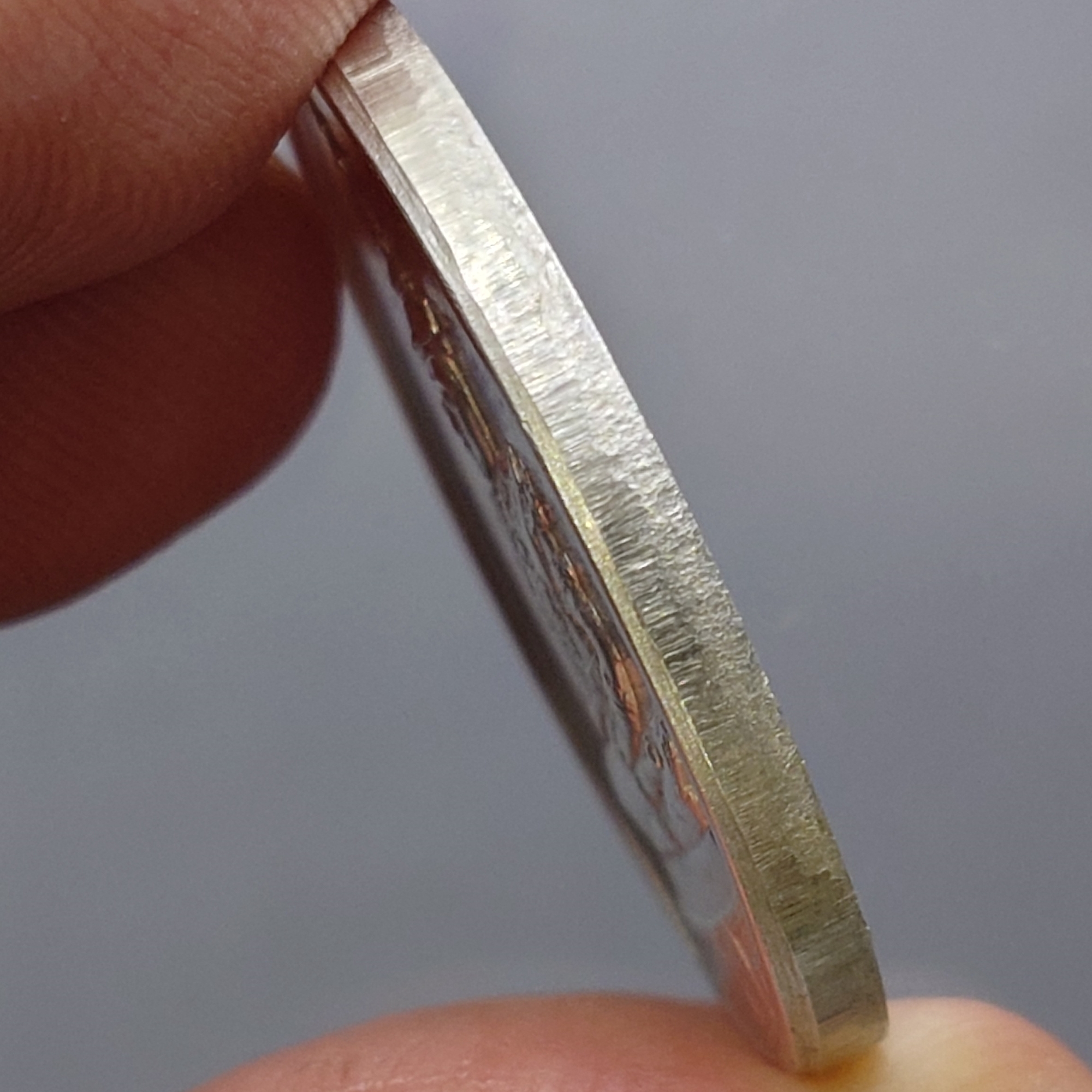 เหรียญพระแก้วมรกต ภปร รุ่นสอง ทรงเครื่องฤดูร้อน เนื้อเงิน ฉลองกรุงรัตนโกสินทร์ 200 ปี พ.ศ.2525