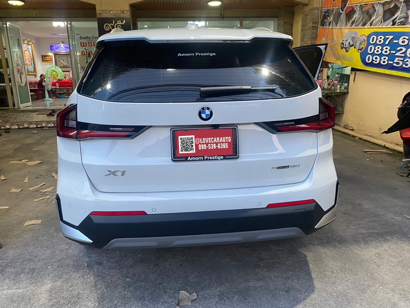 พรมปูพื้นรถยนต์6D BMW X1 2023 Sdrive 18I พรม VVIP สีดำด้ายดำ