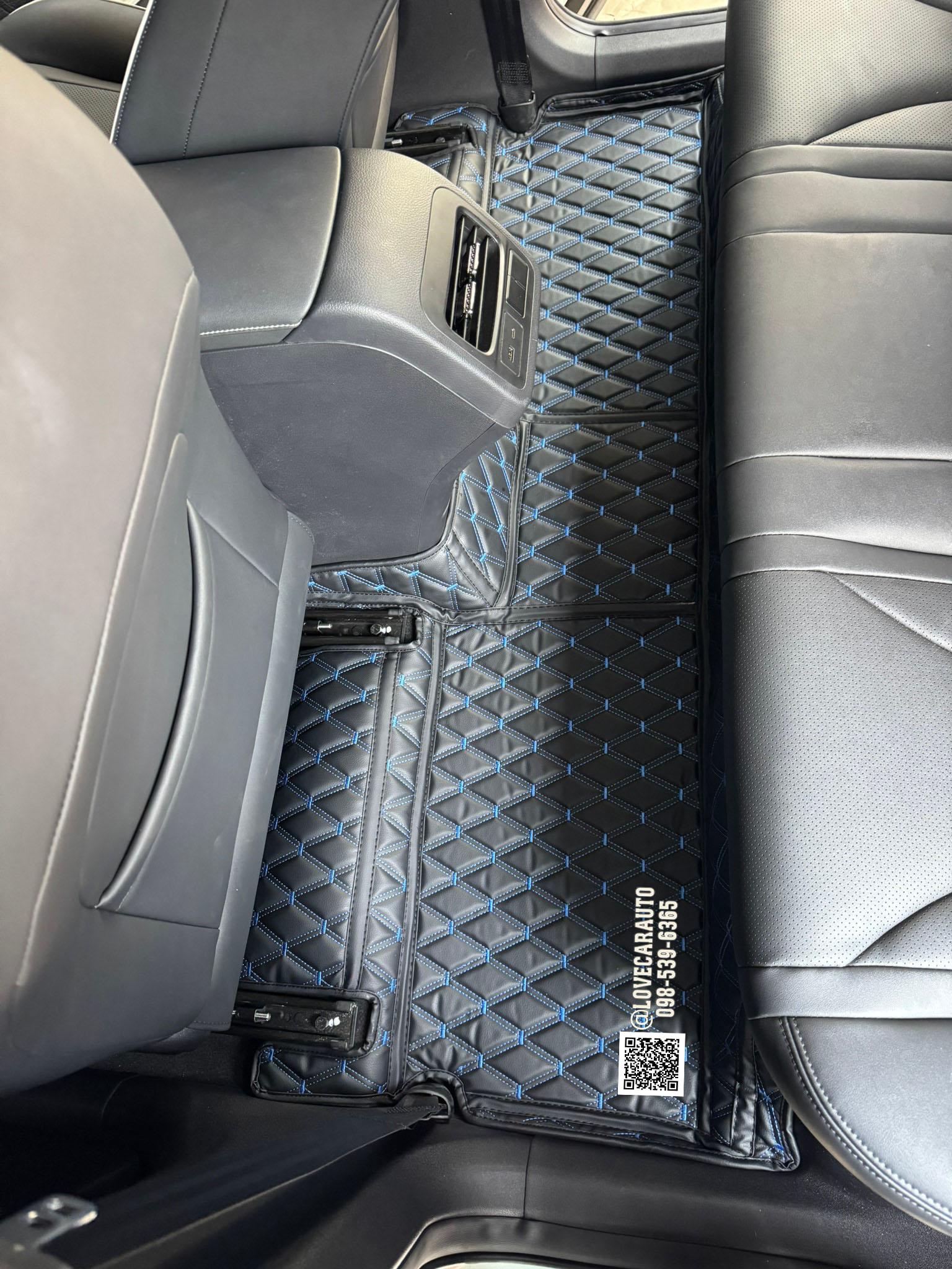 พรมปูพื้นรถยนต์ 6D Omoda C5 2024 สีดำด้ายน้ำเงิน