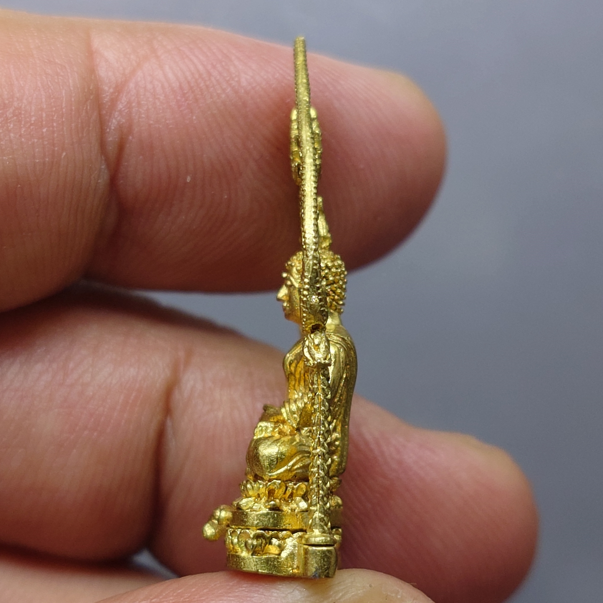 พระนิรันตราย เนื้อกาหลั่ยทอง วัดบวรนิเวศวิหาร ปี2542 พร้อมตลับเดิม