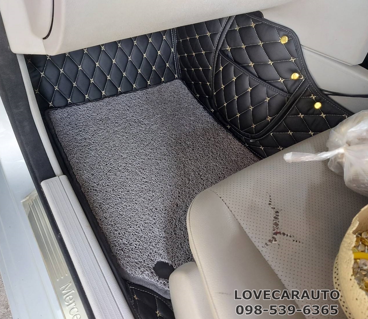 พรมรถยนต์ 7D Benz C200 w204 ไวนิลสีเทา +ดำด้ายทอง
