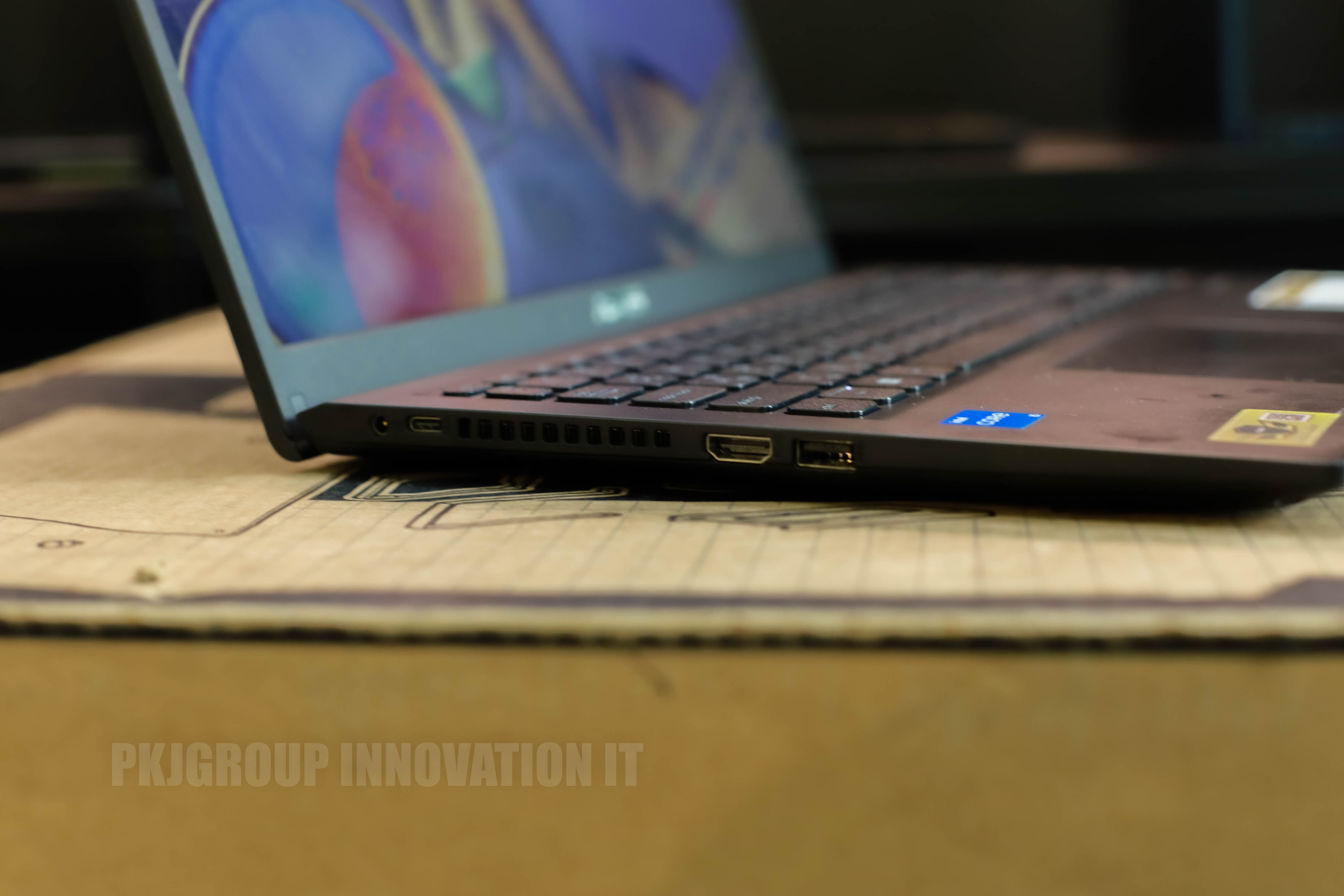 โน๊ตบุ๊คทำงานมือสอง Asus Vivobook X1500EA-BR599W i5-1135G7 RAM 8GB M.2 512GB 15.6" HD768 TN