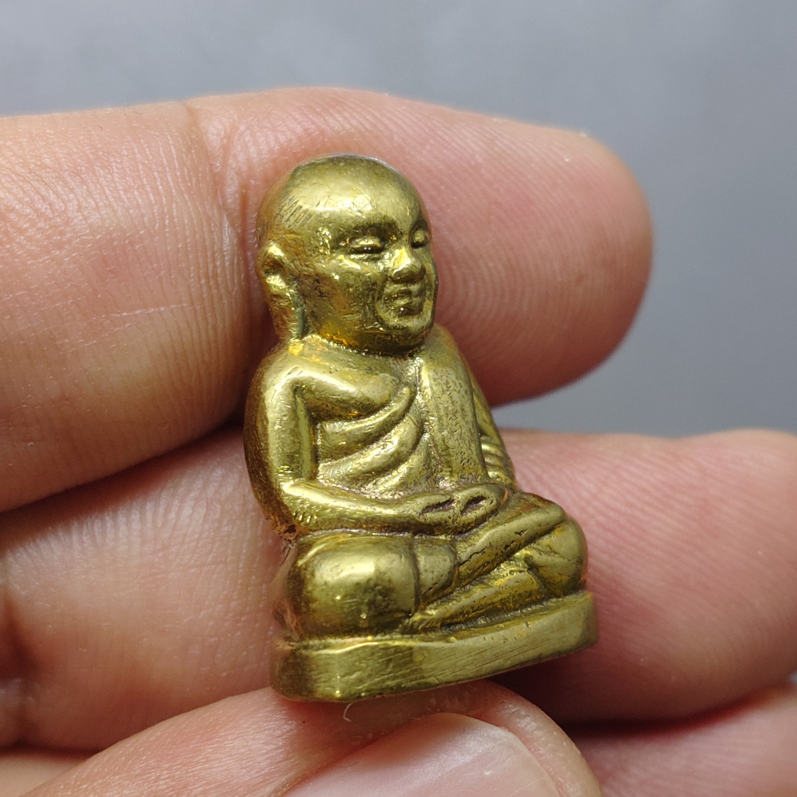 รูปหล่อหลวงพ่อเงิน บางคลาน เนื้อทองเหลือง รุ่น ๘๐ พรรษา มหาลาภ ปี2551