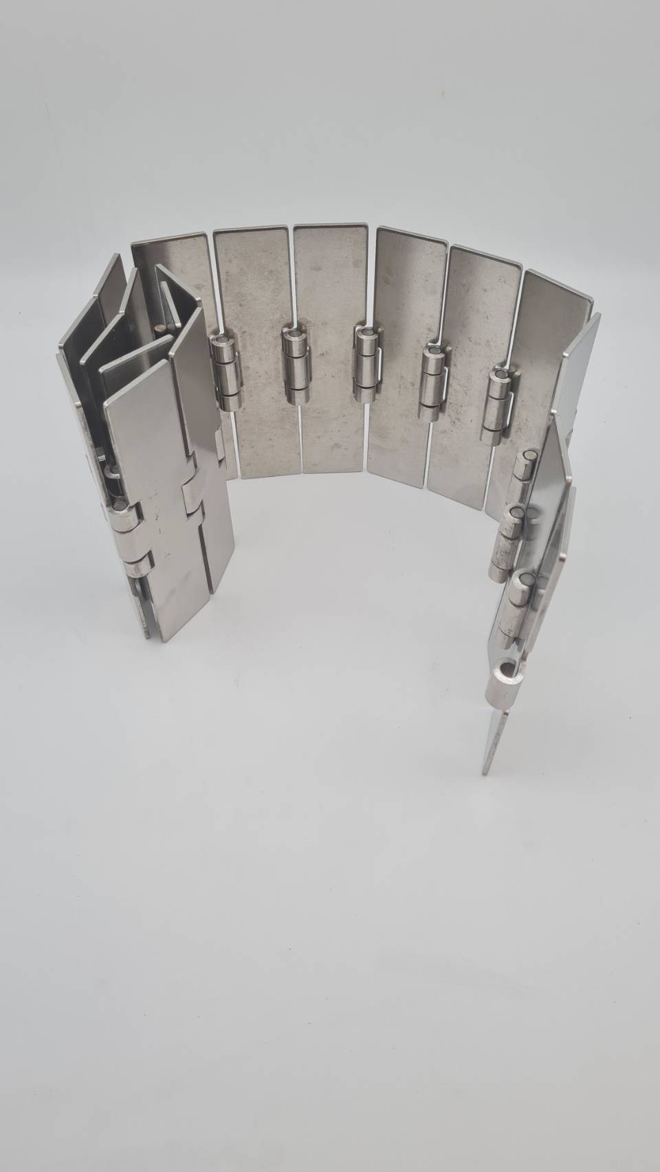 821-K600 stainless steel top chain(304) กว้าง 152มิลลิเมตรสายพานลำเรียงแบบ สแตนเลส ความแข็งแรงสูงใช้งานขนถ่ายลำเรียงในโรงงานสามารถประกอบติดตั้งได้ง่าย