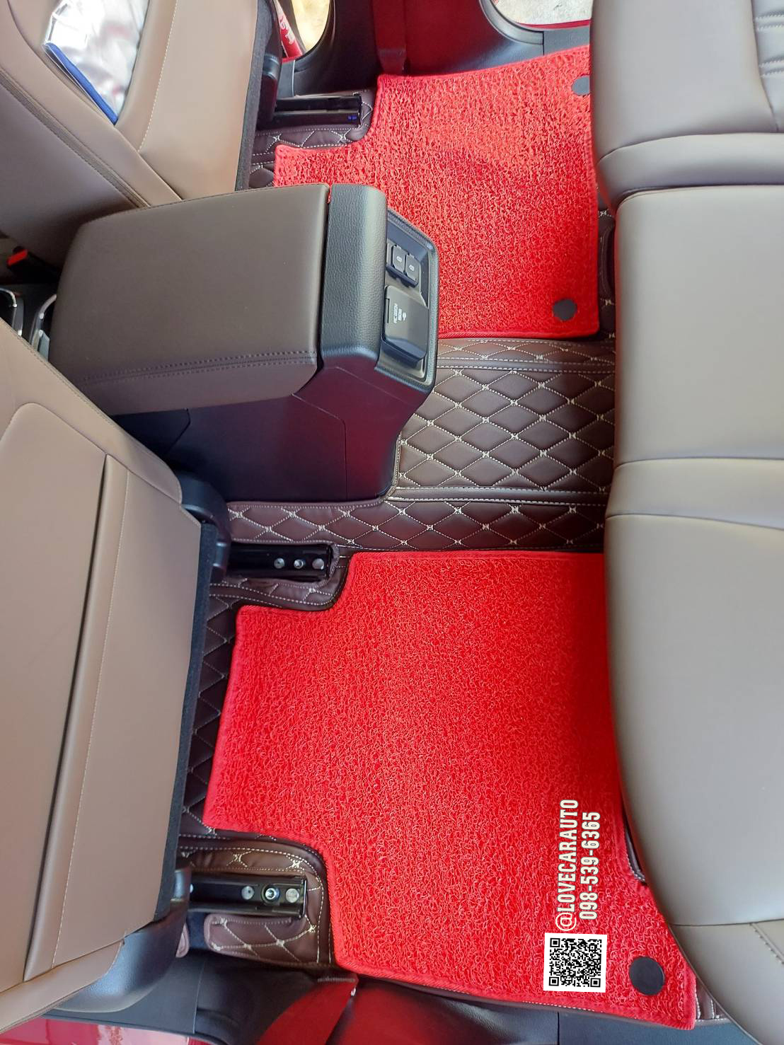 พรมปูพื้นรถยนต์ 7D isuzu mu-x 2023 สีกาแฟ + ไวนิลสีแดง