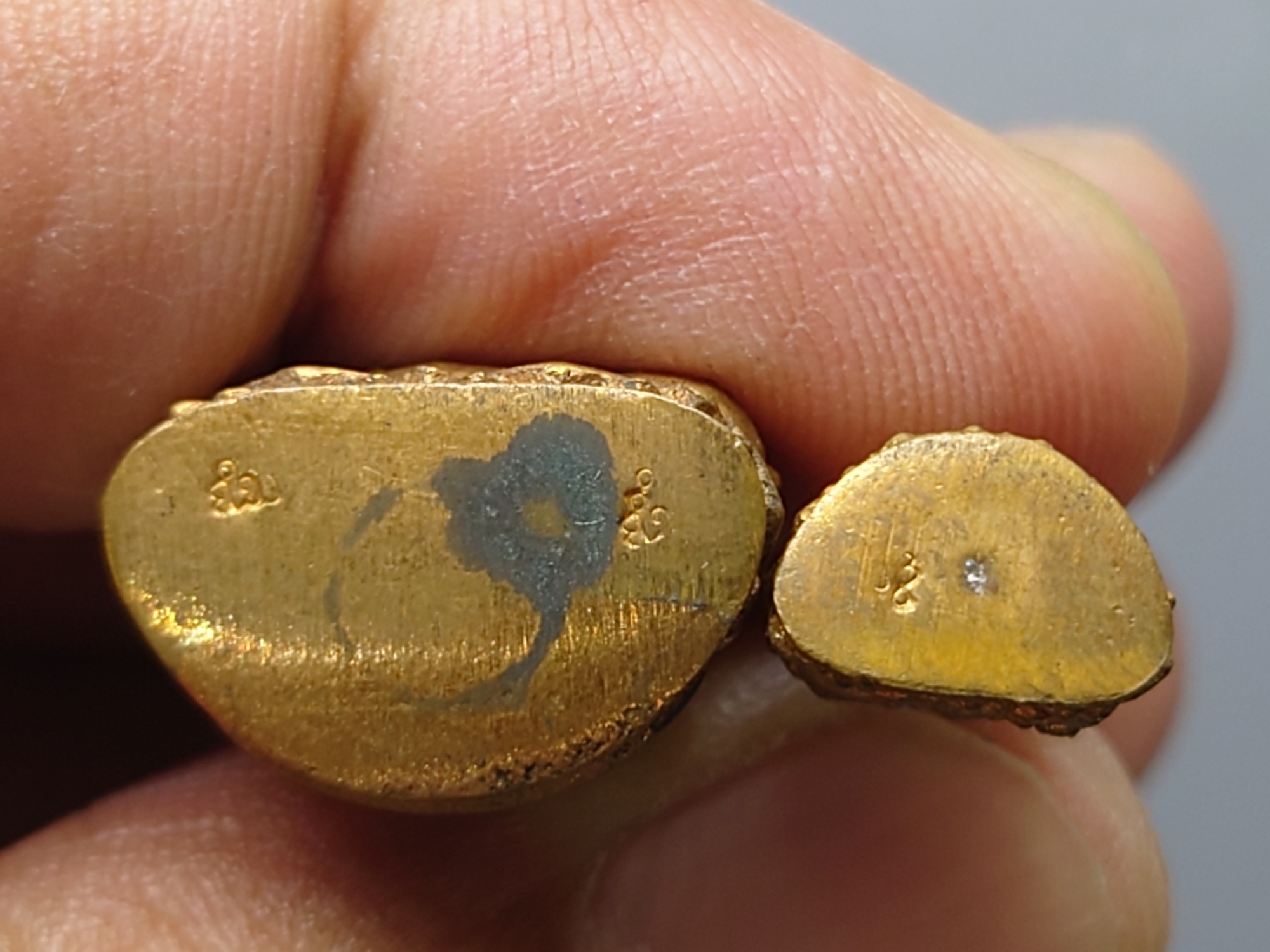 พระกริ่ง-พระชัยวัฒน์ พระไพรีพินาศ เนื้อทองแดงผิวไฟ สมเด็จพระญาณสังวรฯ ทรงแผ่เมตตาอธิษฐานจิตเดี่ยว วัดบวรนิเวศวิหาร พ.ศ.2542 พร้อมกล่องเดิม