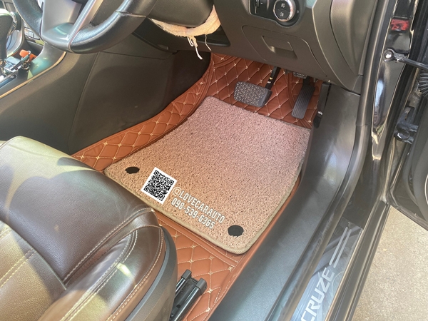 พรมปูพื้นรถยนต์ 7D Chevrolet Cruze สีน้ำตาลเข้ม +ไวนิลครีม