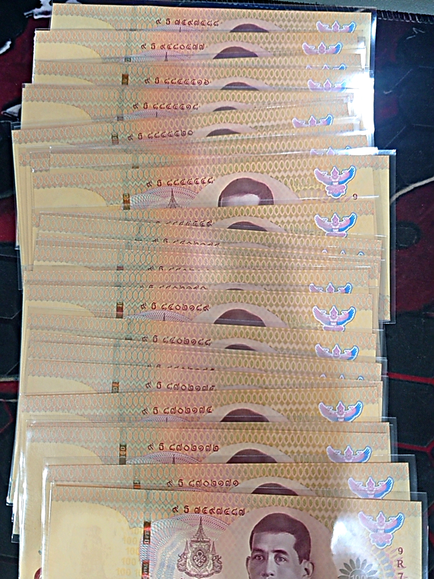 ธนบัตร 100 บาท ที่ระลึกเนื่องในพระราชพิธีบรมราชาภิเษก รัชกาลที่10 พุทธศักราช 2562 ไม่ผ่านใช้