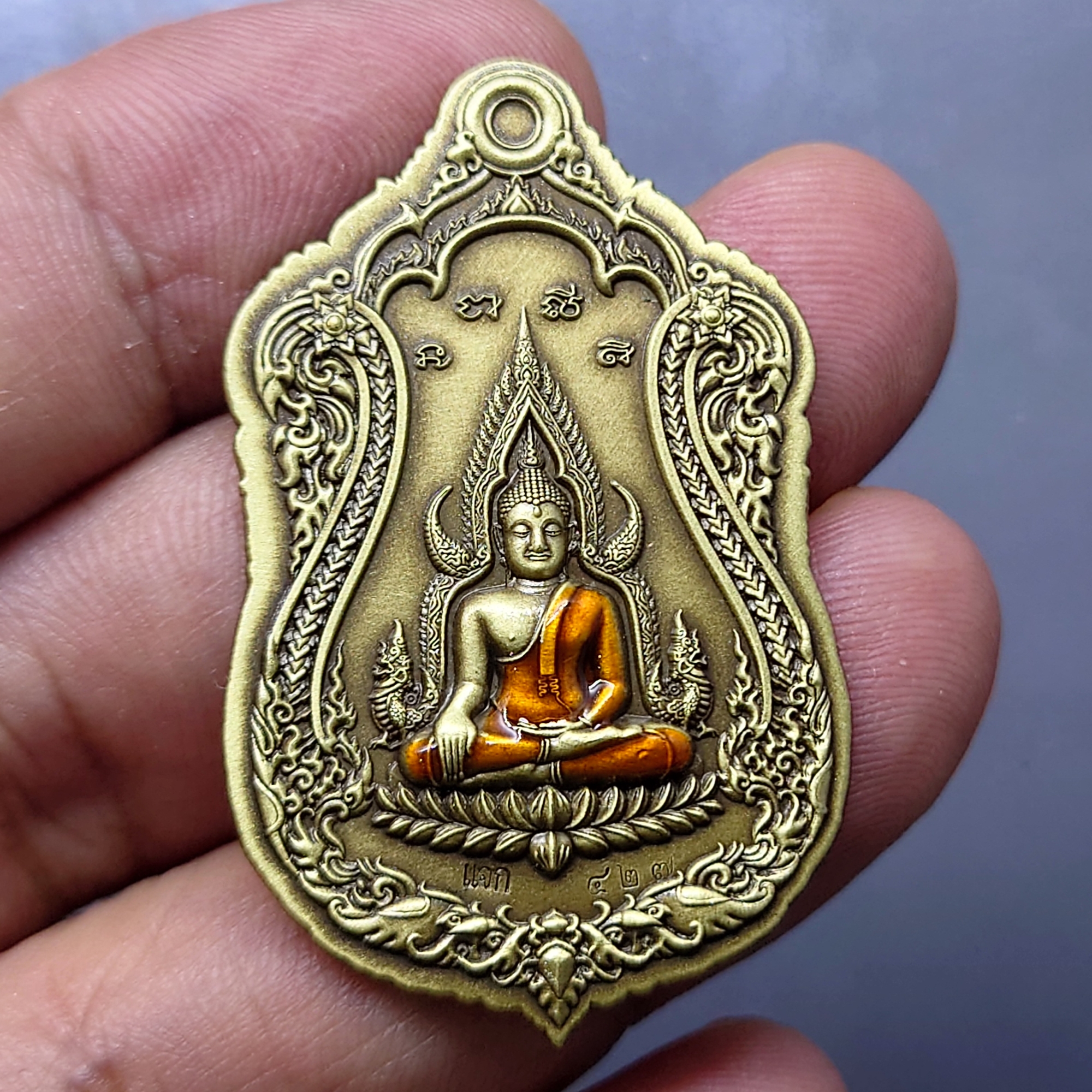 เหรียญพระพุทธชินราช หลัง ท้าวเวสสุวรรณ รุ่นขุมทรัพย์มหาเทพ (เหรียญแจก) เนื้อทองระฆังซาตินลงยาจีวร วัดสุทัศน์ๆ มูลนิธิมิราเคิ่ลออฟไลฟ์ๆ จัดสร้าง ปี2565